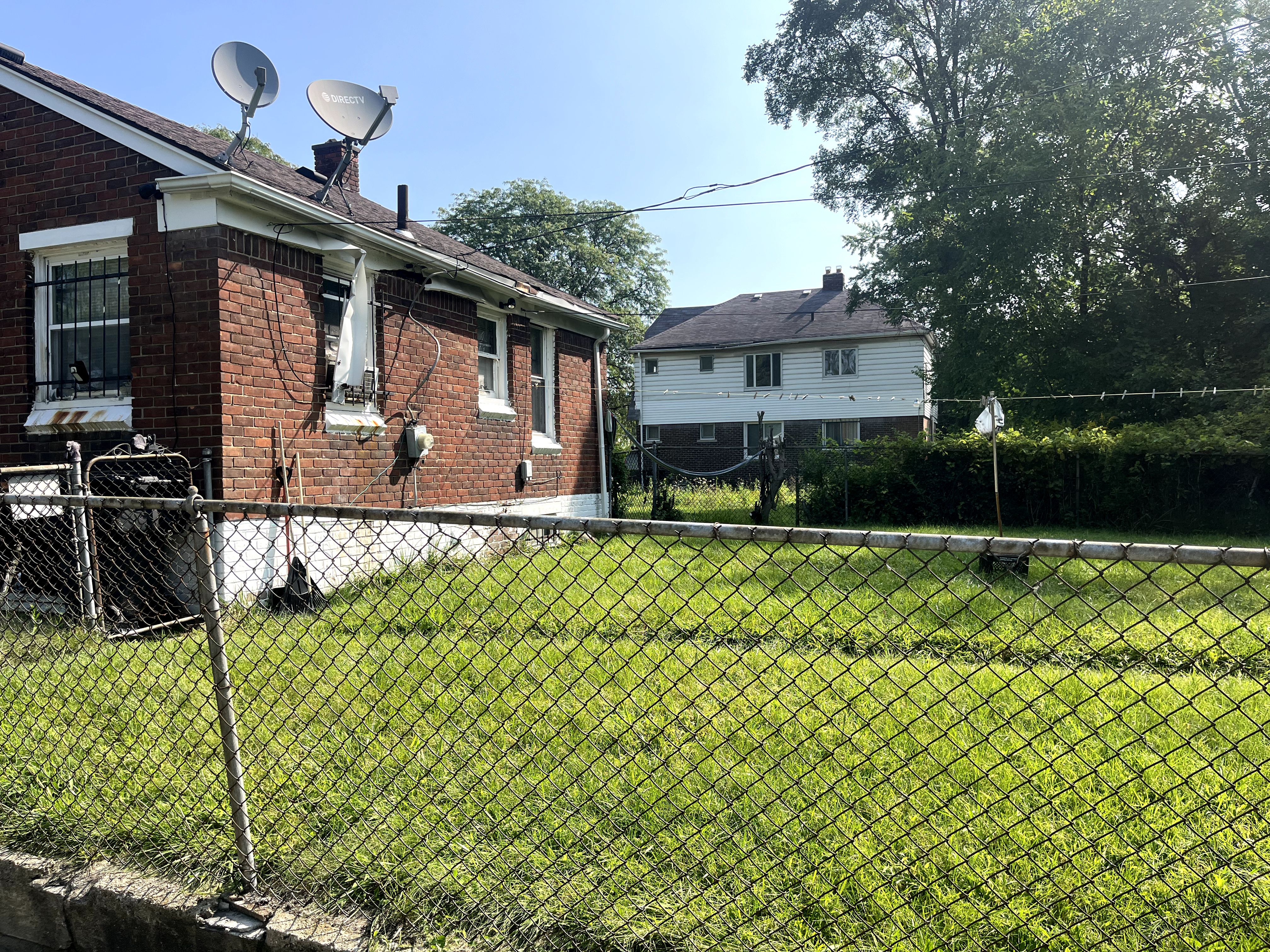 Photo 4 of 5 of 8841 INTERVALE Street house