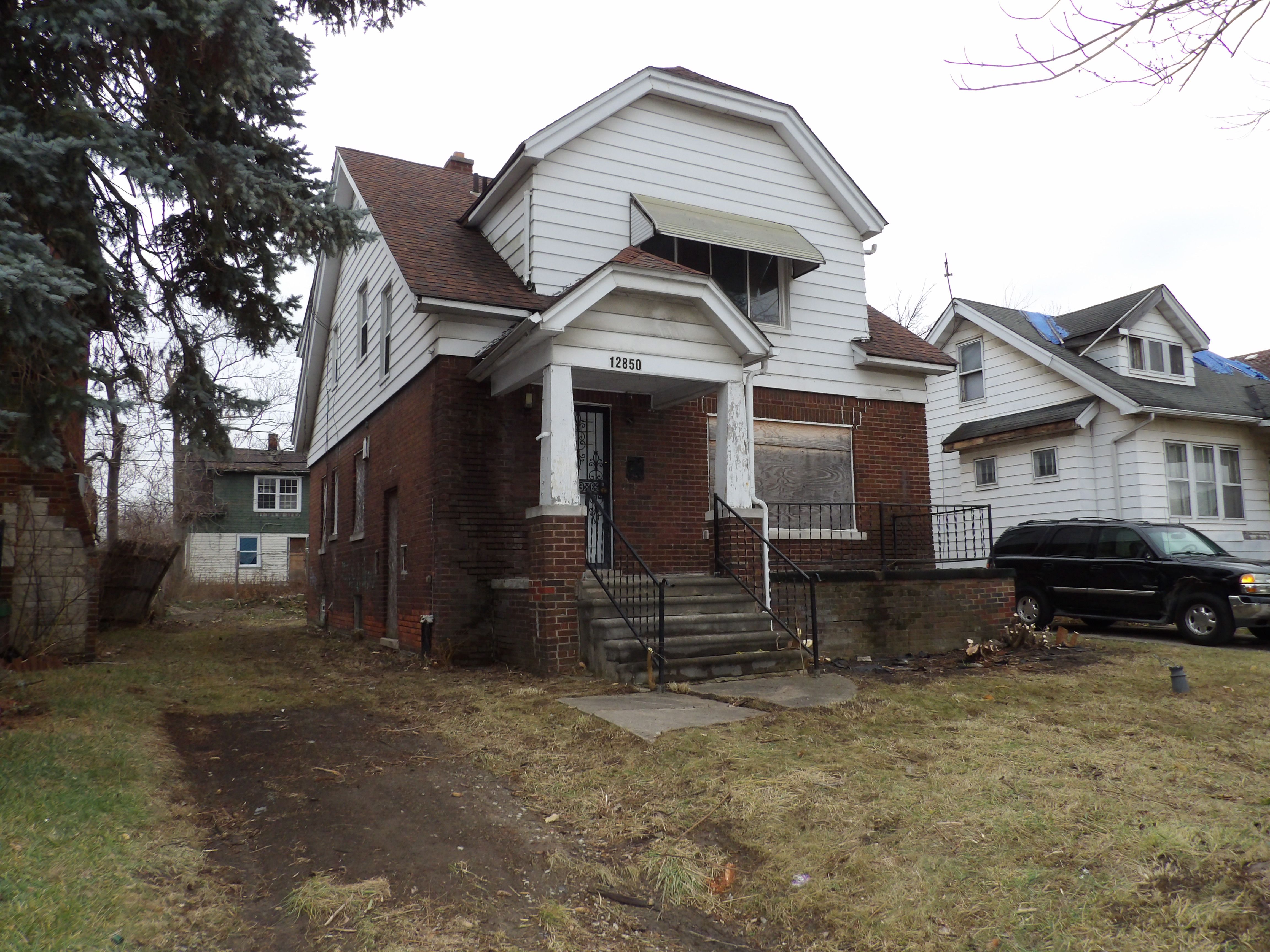 Photo 9 of 10 of 12850 HUBBELL Street house