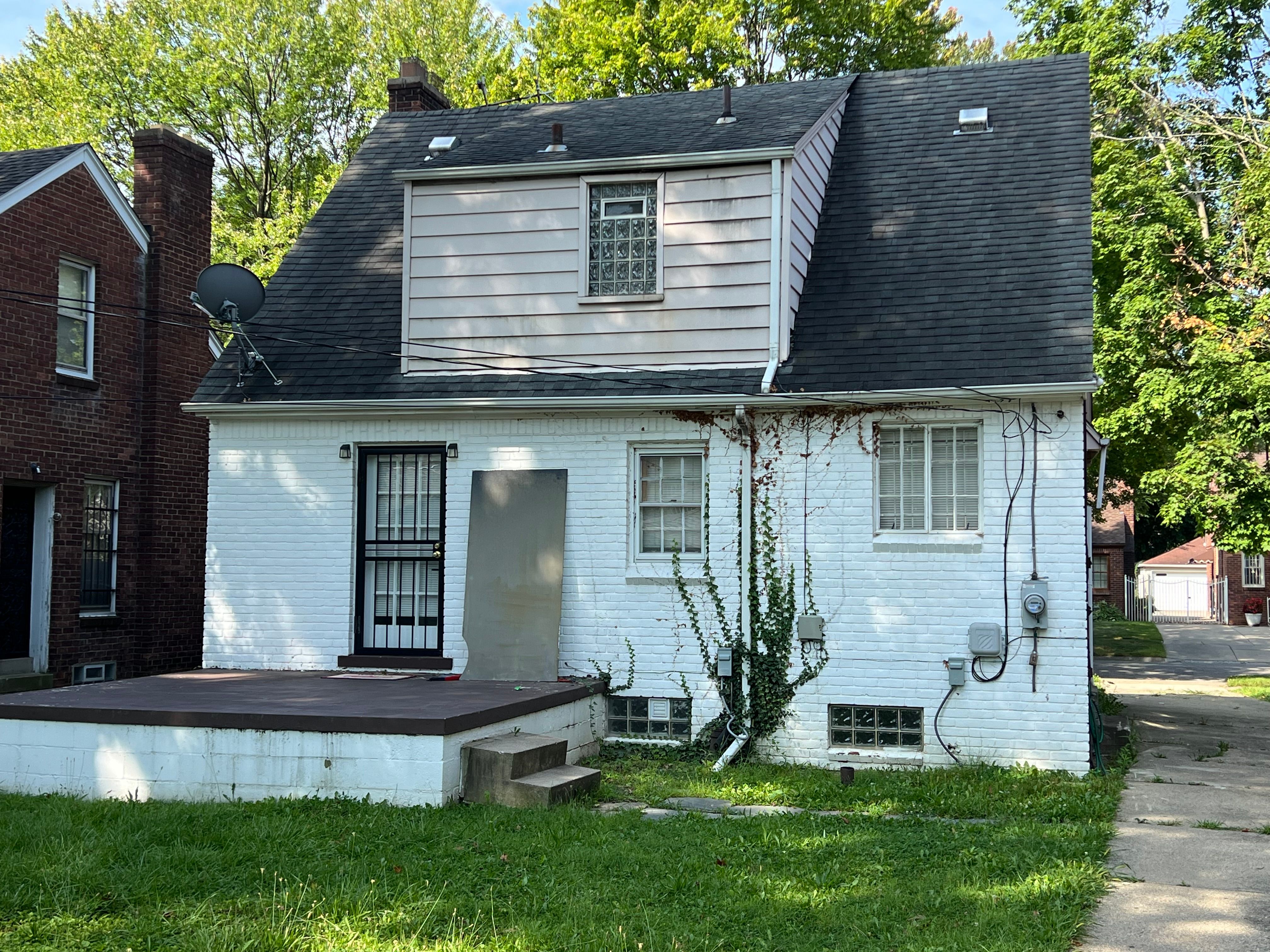 Photo 16 of 16 of 14336 WARWICK Street house