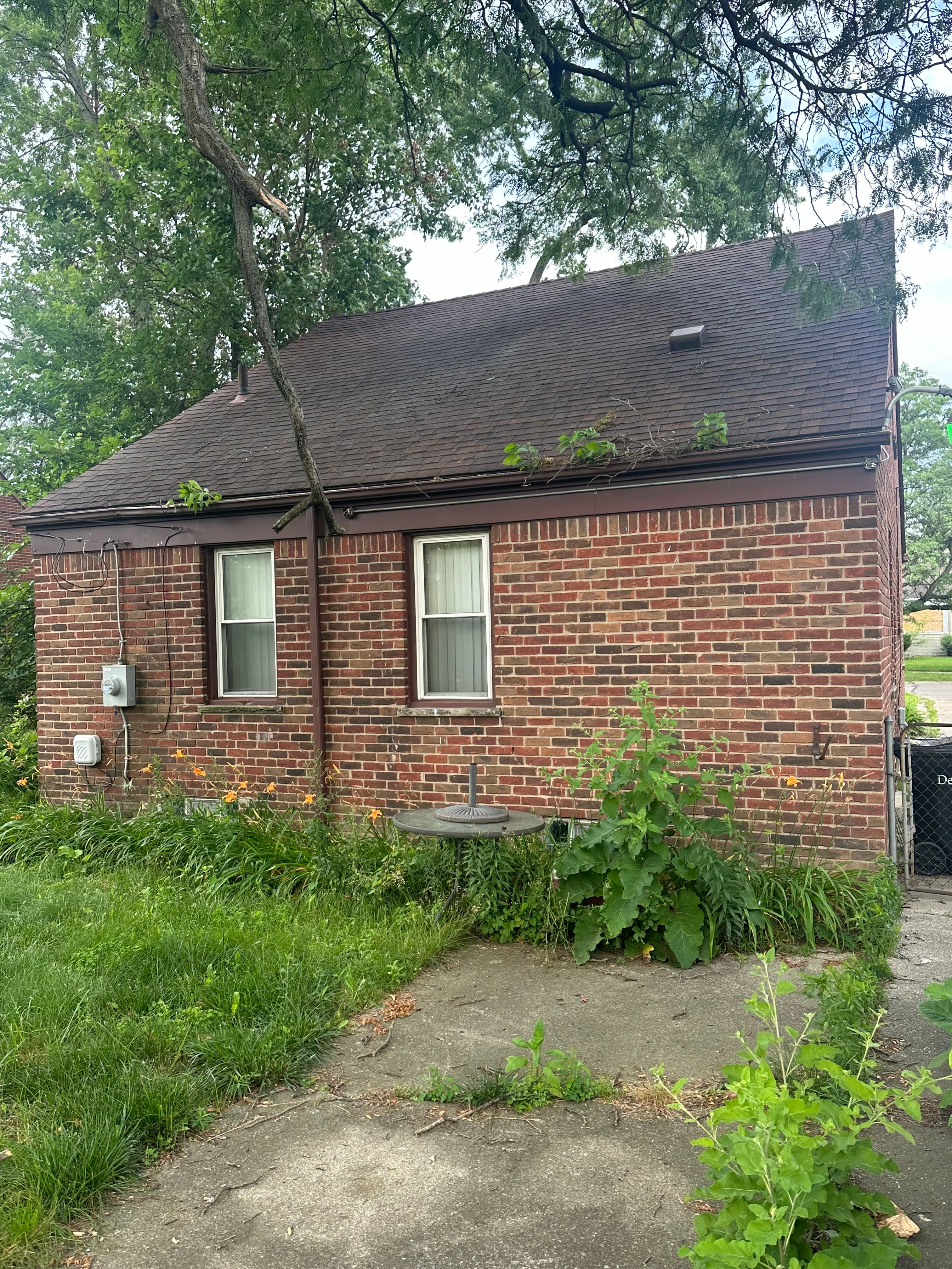 Photo 3 of 3 of 18321 FAUST Avenue house