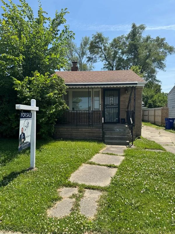 Photo 2 of 10 of 16813 TIREMAN Street house