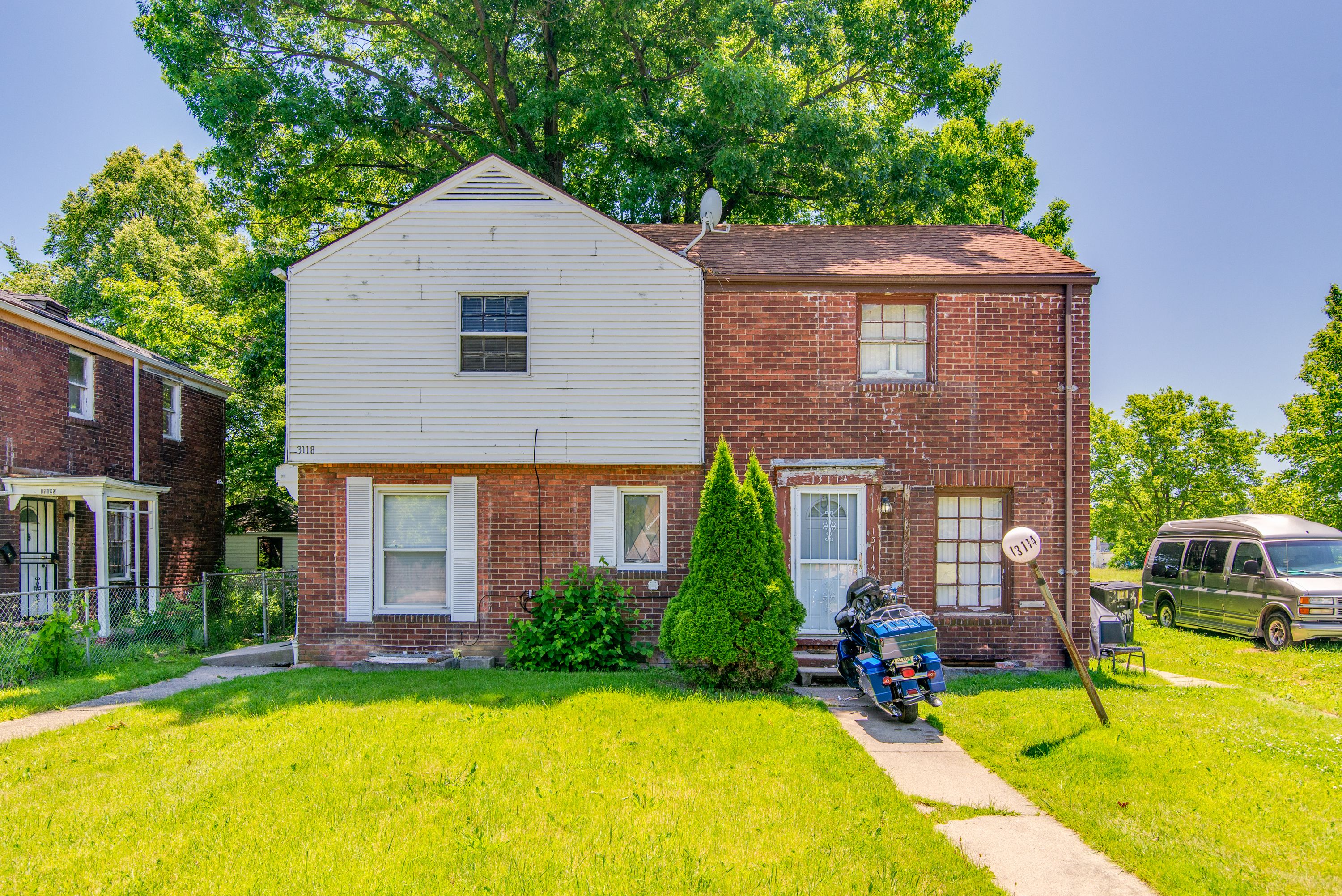 Photo 1 of 22 of 13118 FRANKFORT Street house