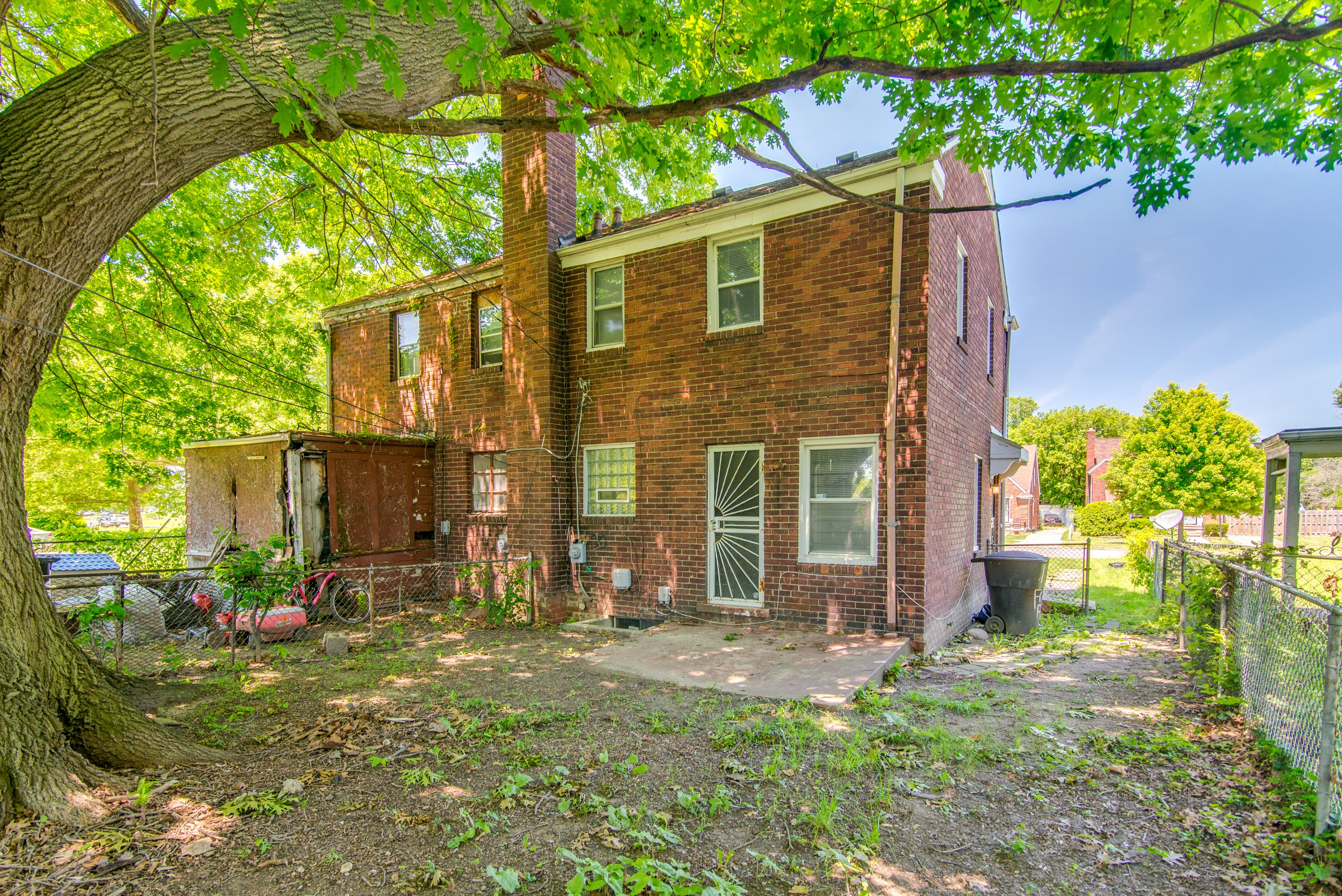 Photo 18 of 22 of 13118 FRANKFORT Street house