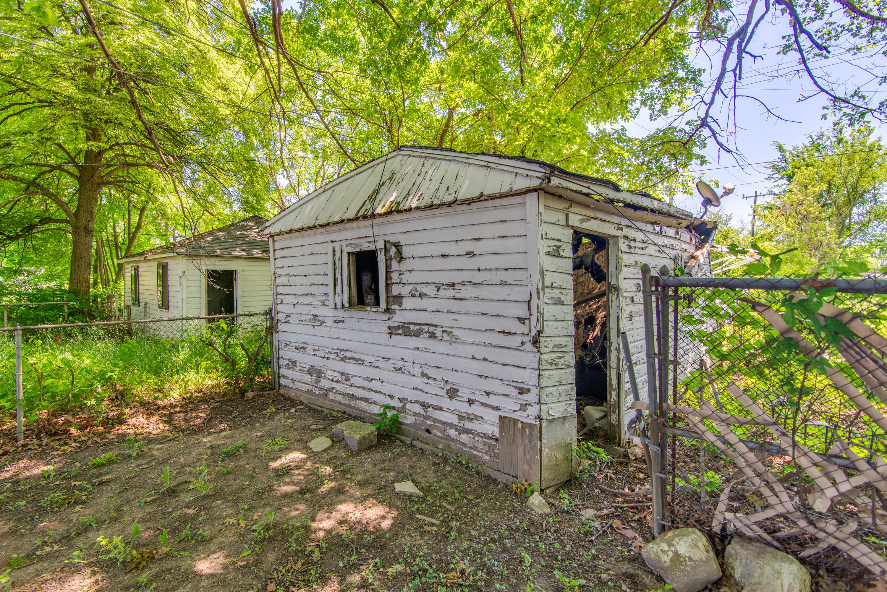 Photo 21 of 22 of 13118 FRANKFORT Street house