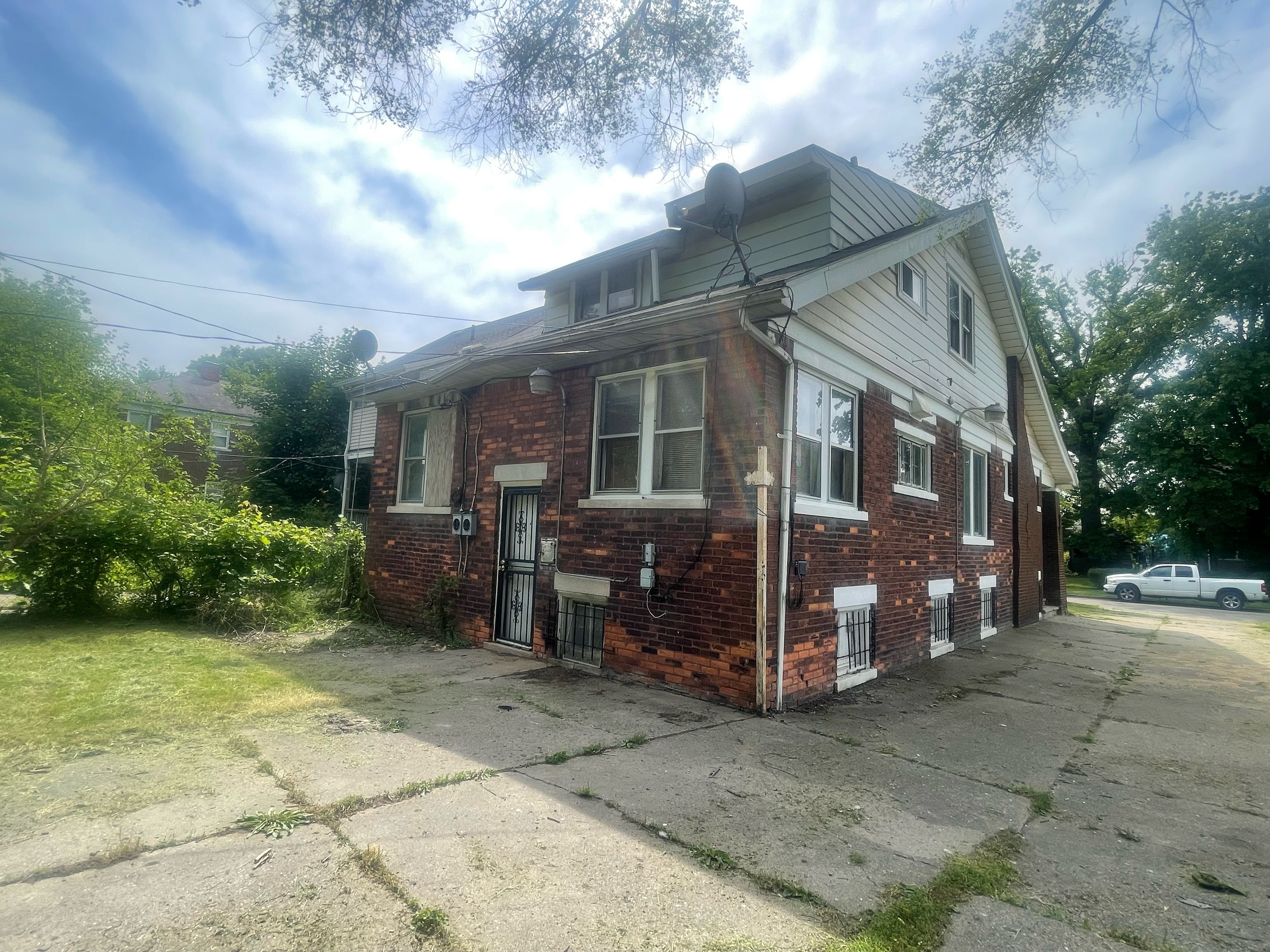 Photo 20 of 21 of 5545 RIDGEWOOD Street house