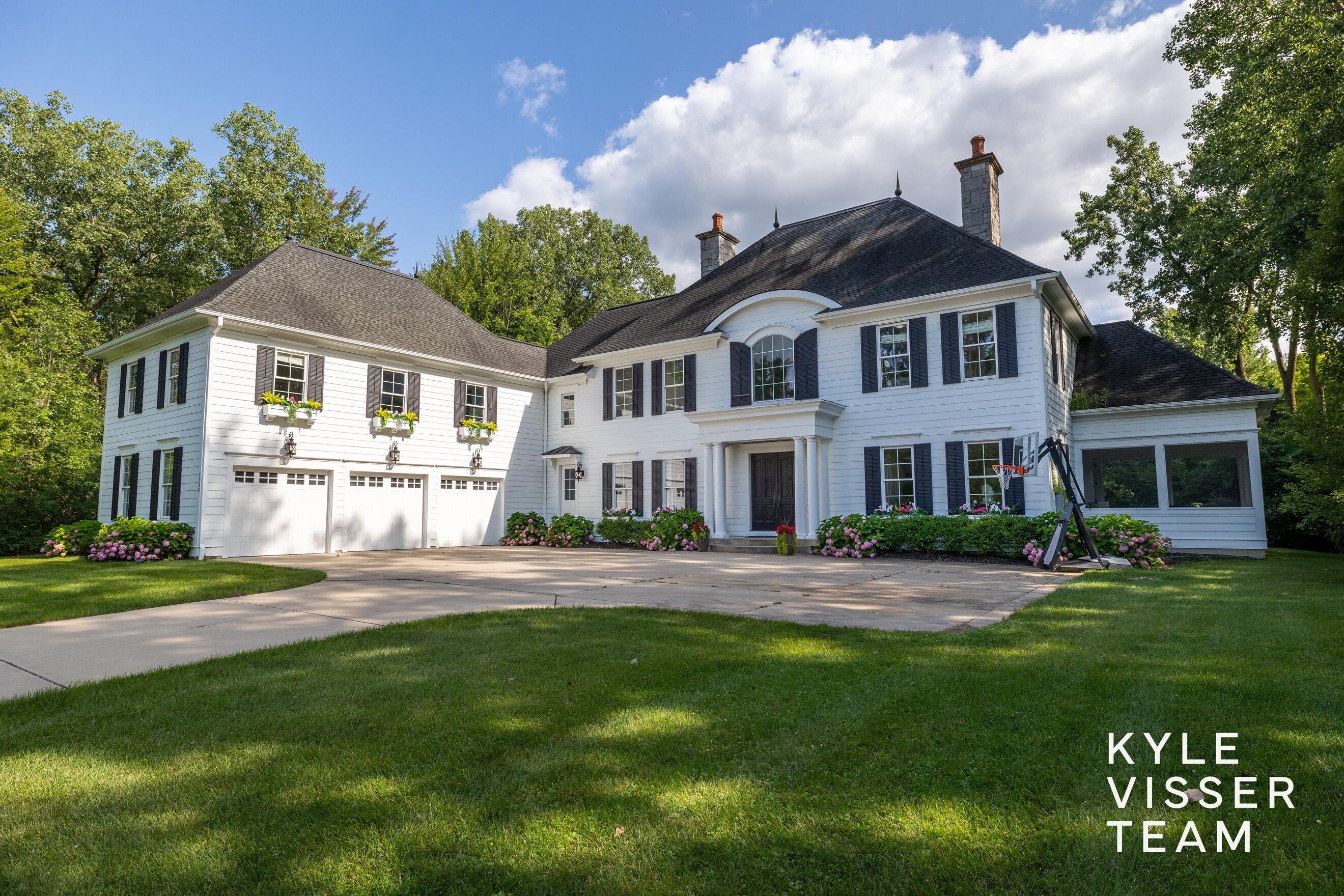 Photo 58 of 71 of 3040 Reeds Lake Boulevard SE house