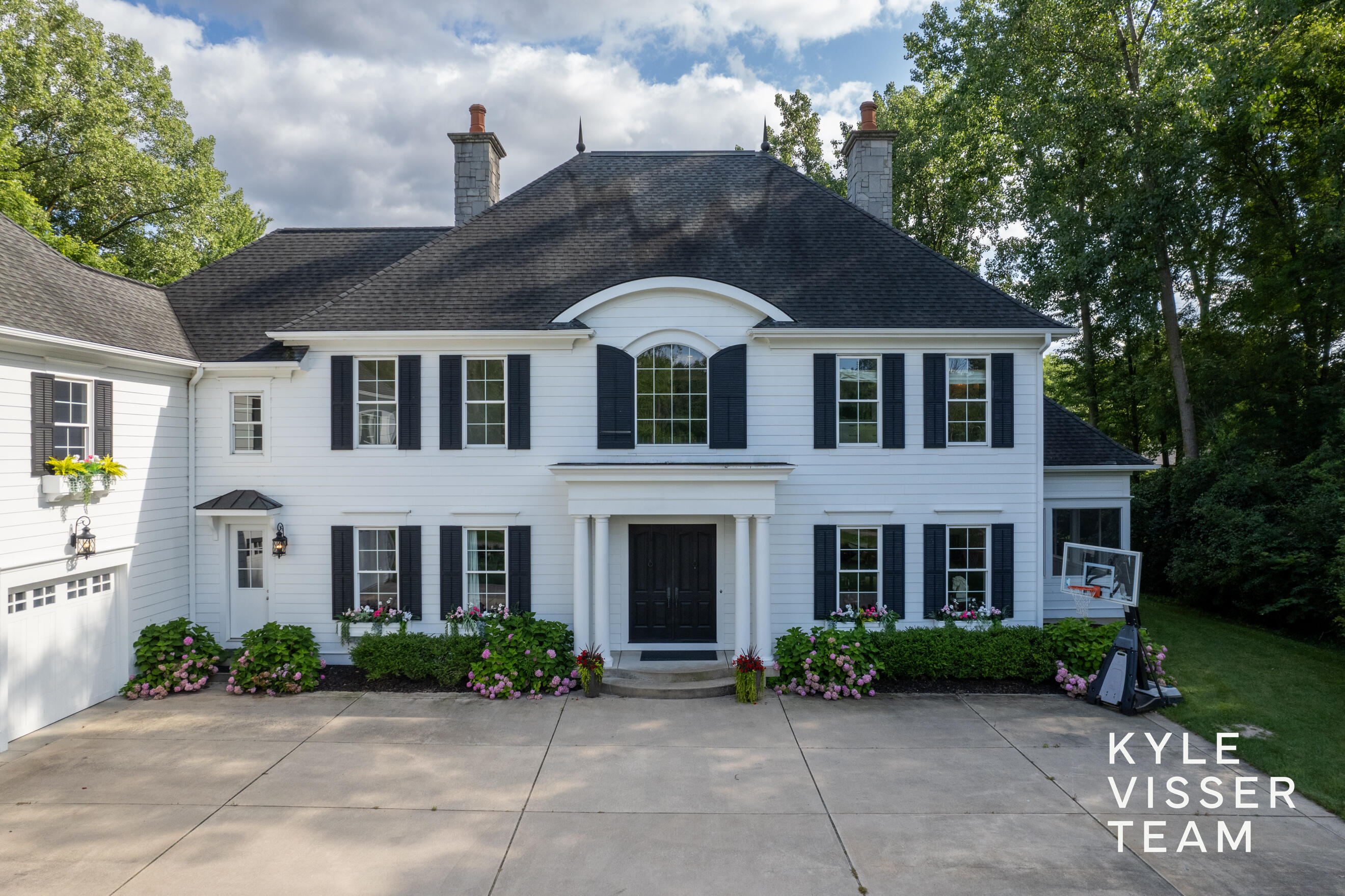 Photo 59 of 71 of 3040 Reeds Lake Boulevard SE house