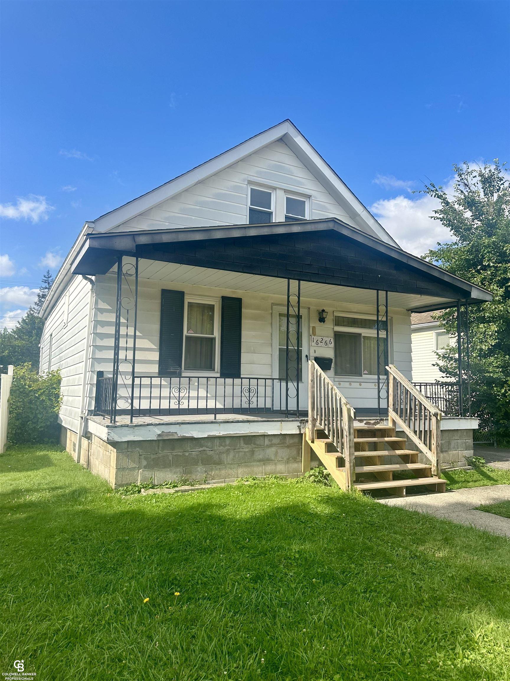 Photo 1 of 31 of 16266 Evergreen Avenue house