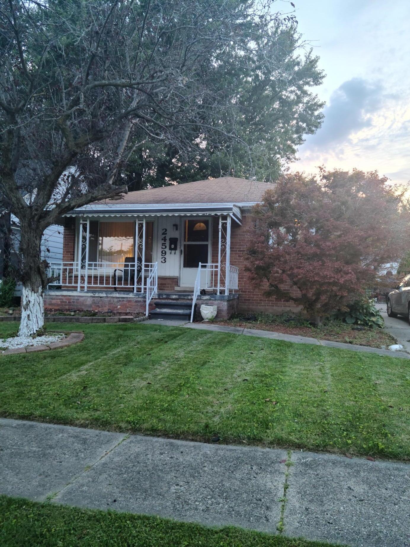 Photo 16 of 16 of 24593 Rosalind Avenue house