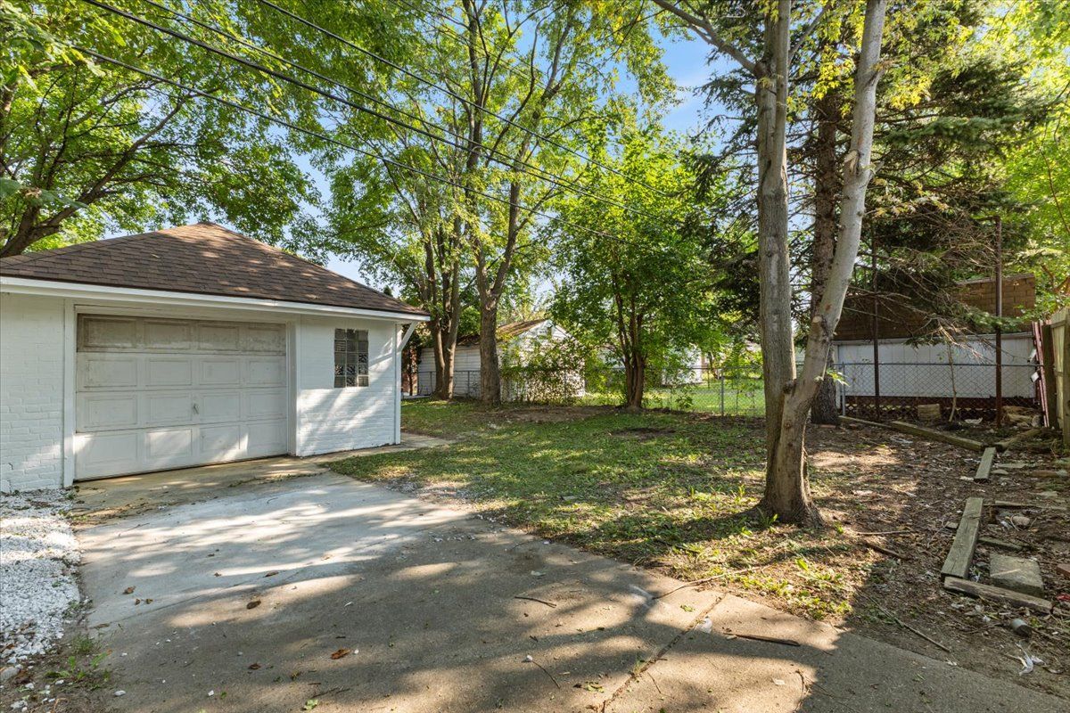 Photo 45 of 46 of 15616 STRICKER Avenue house