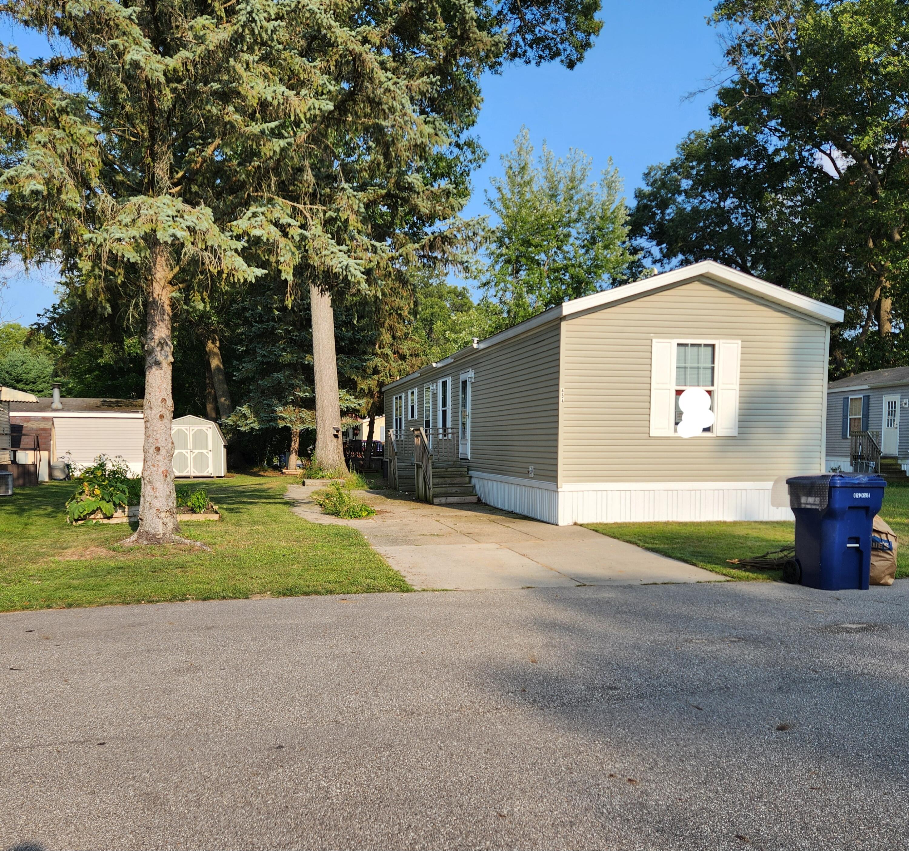 Photo 1 of 18 of 454 Taffy Lane mobile home