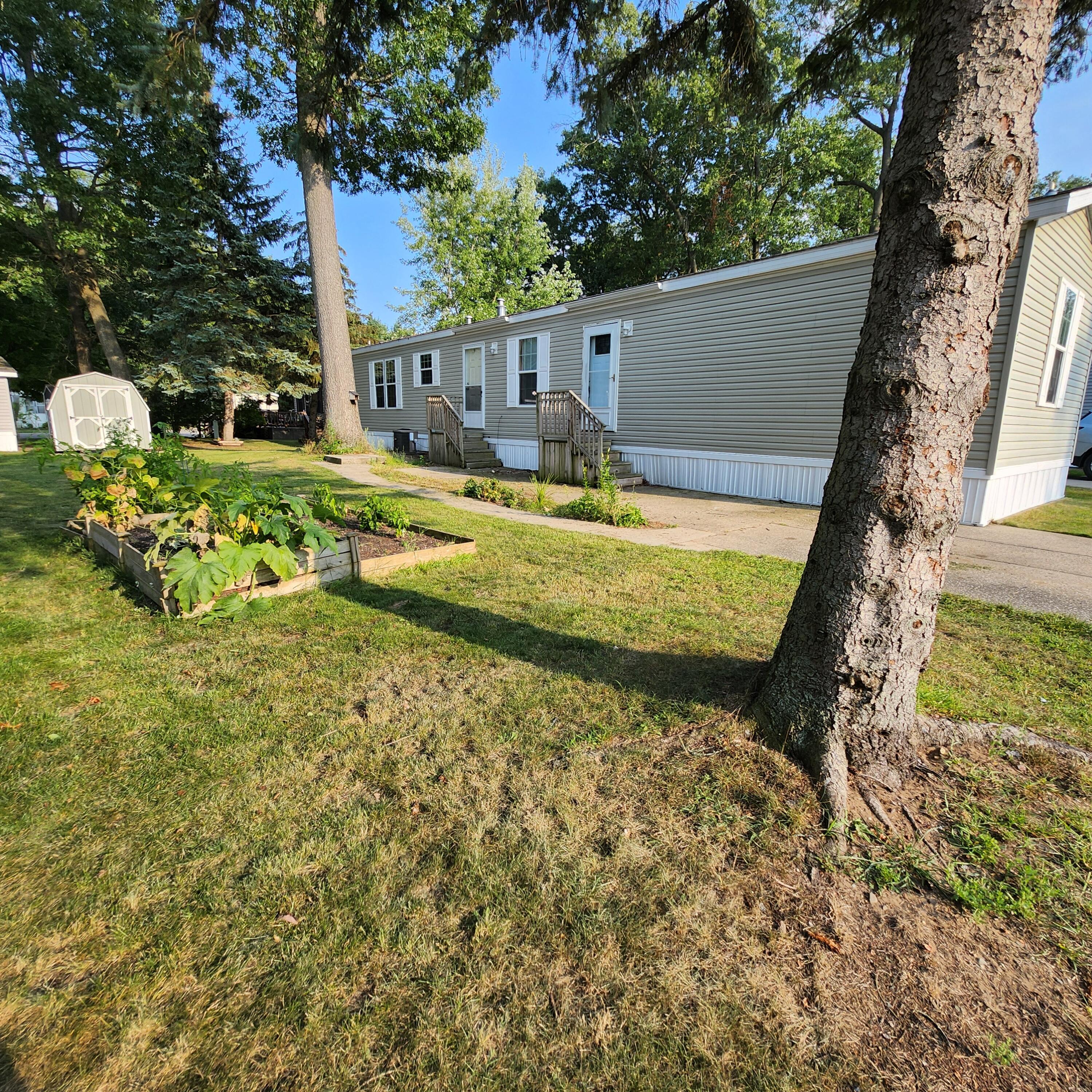 Photo 2 of 18 of 454 Taffy Lane mobile home