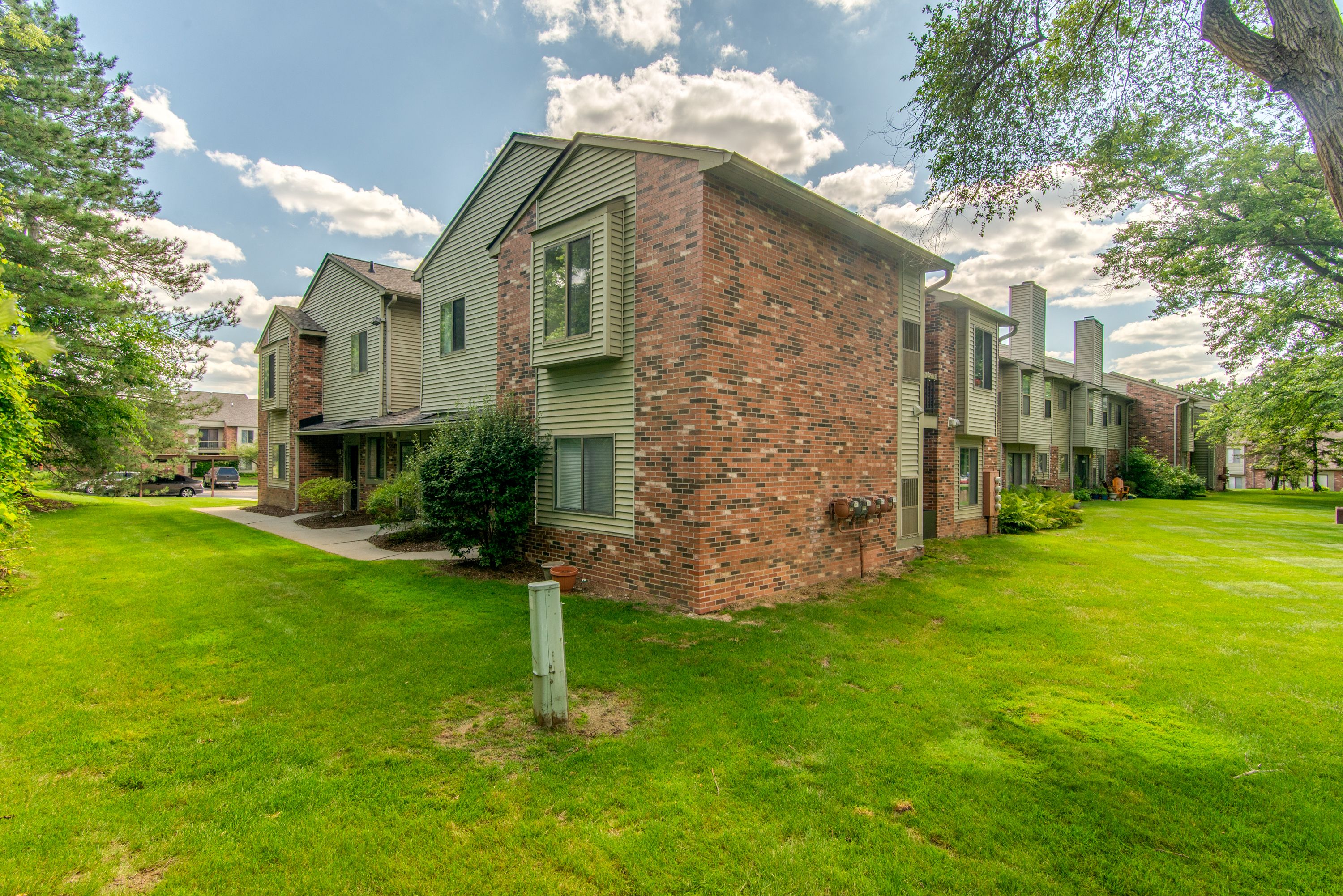 Photo 14 of 21 of 21980 INDIAN CREEK Drive condo