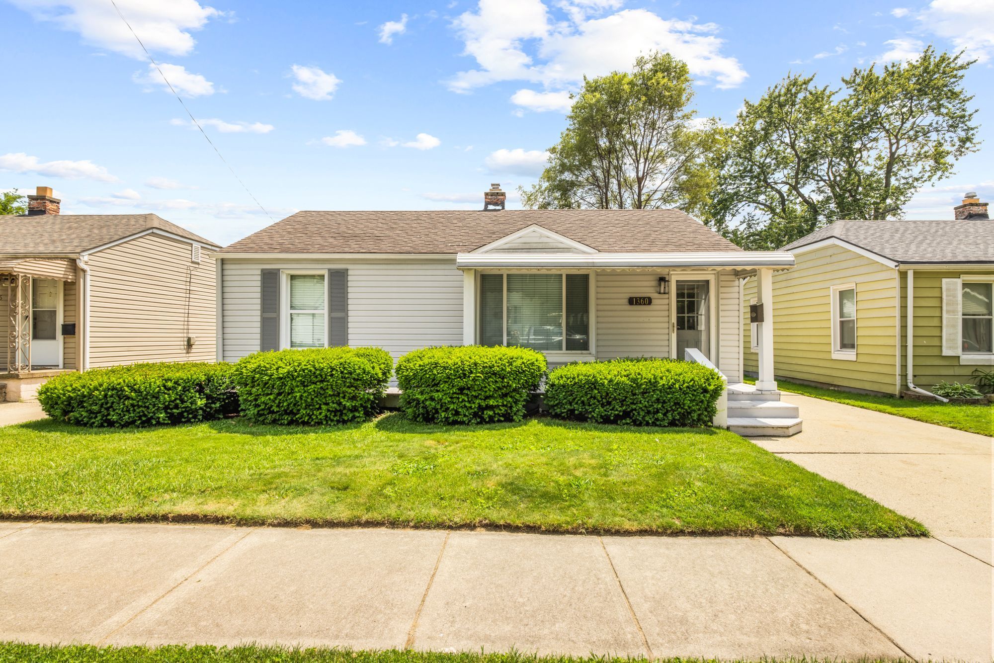 Photo 3 of 21 of 1360 E CAMBOURNE Street house