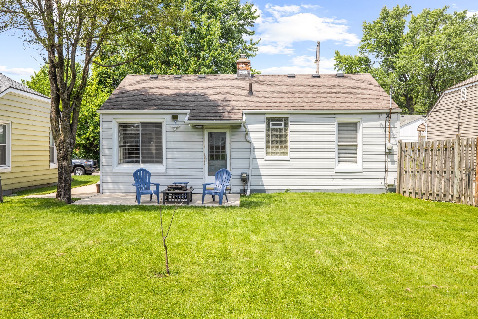 Photo 4 of 21 of 1360 E CAMBOURNE Street house