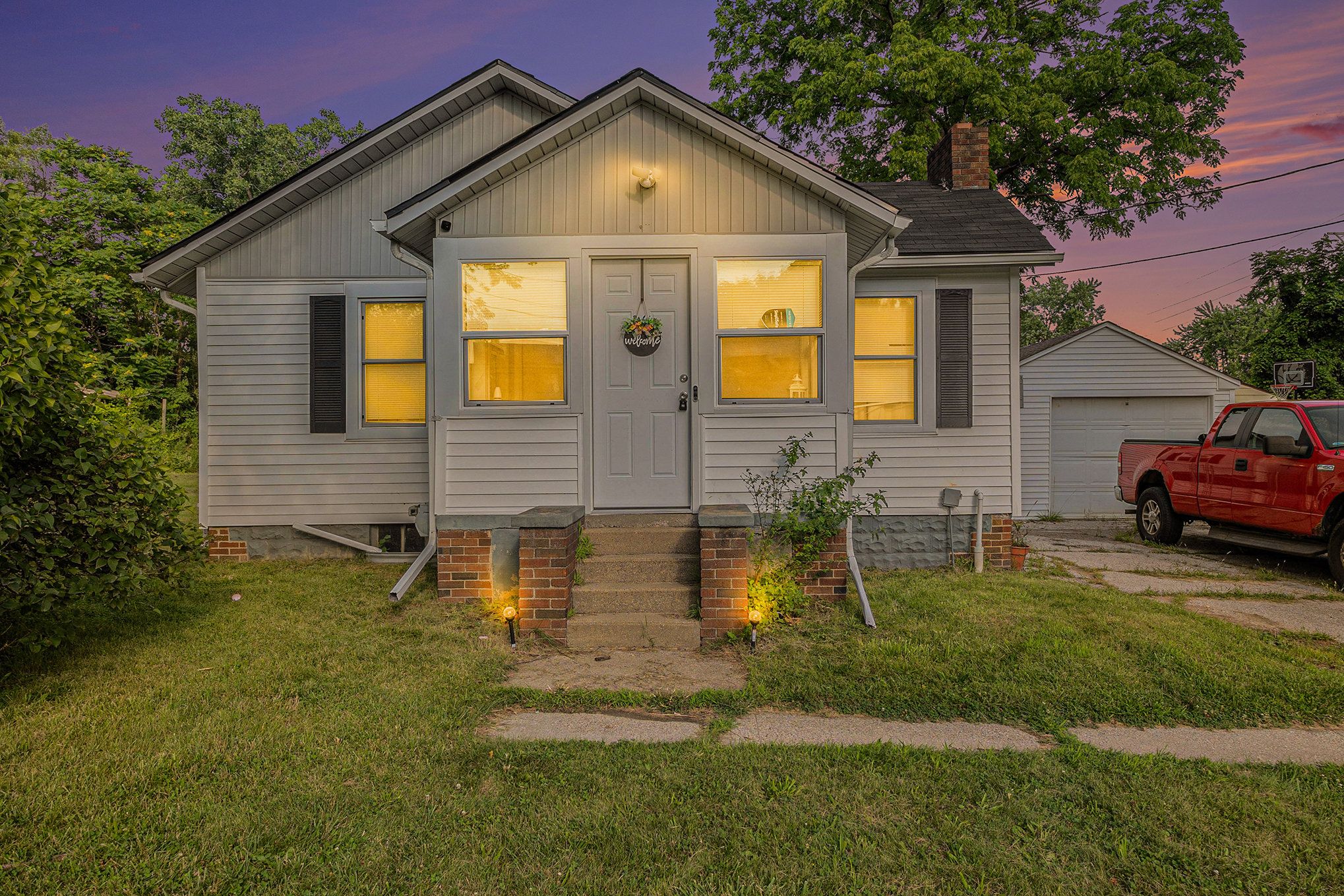 Photo 2 of 26 of 1482 MITSON Boulevard house