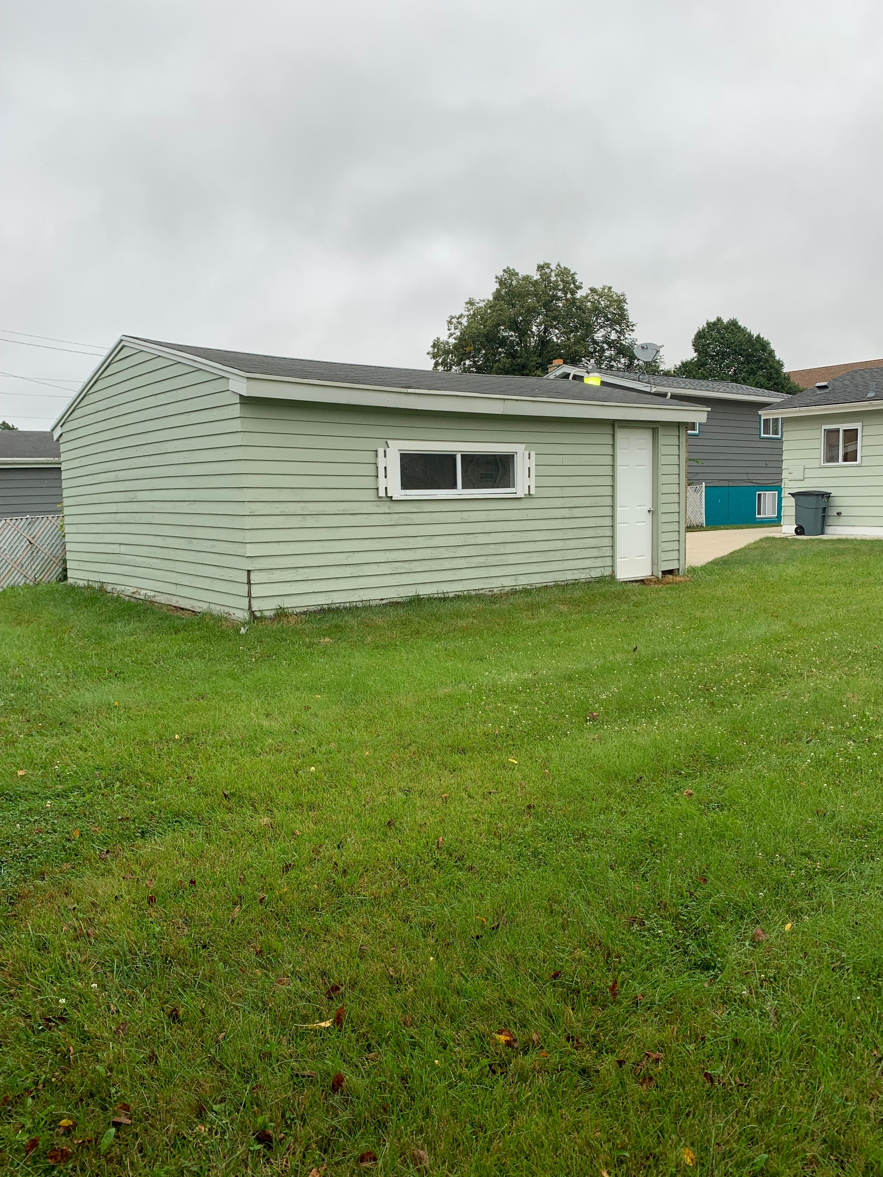 Photo 4 of 17 of 2052 MCPHAIL Street house