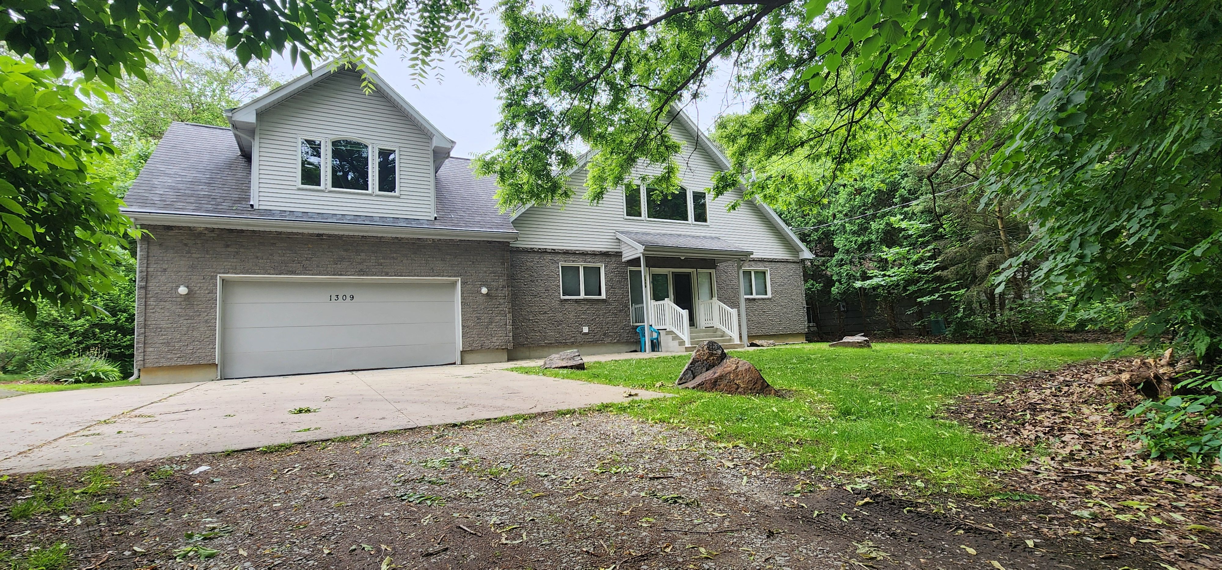 Photo 1 of 6 of 1309 RIVERDALE Street house