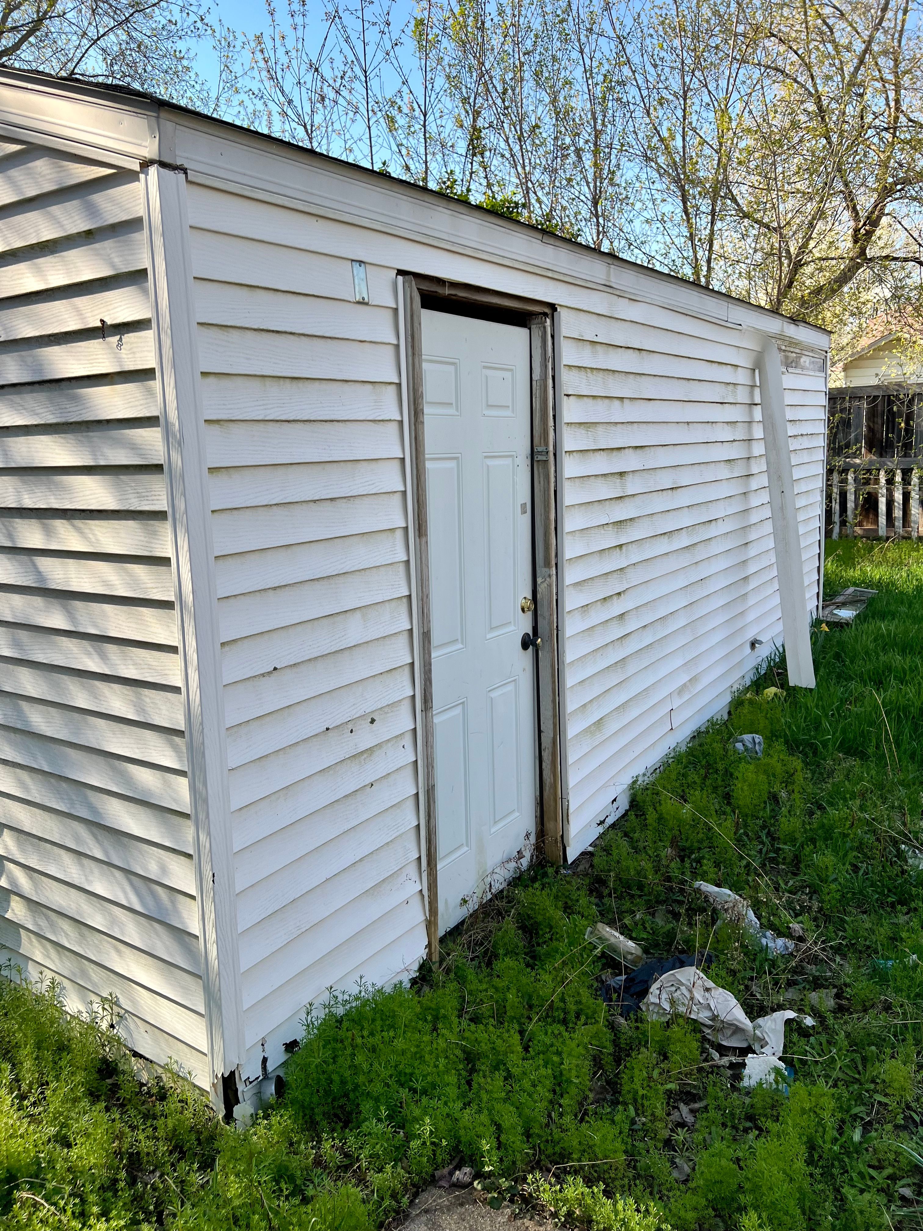 Photo 4 of 12 of 912 PETTIBONE Avenue house