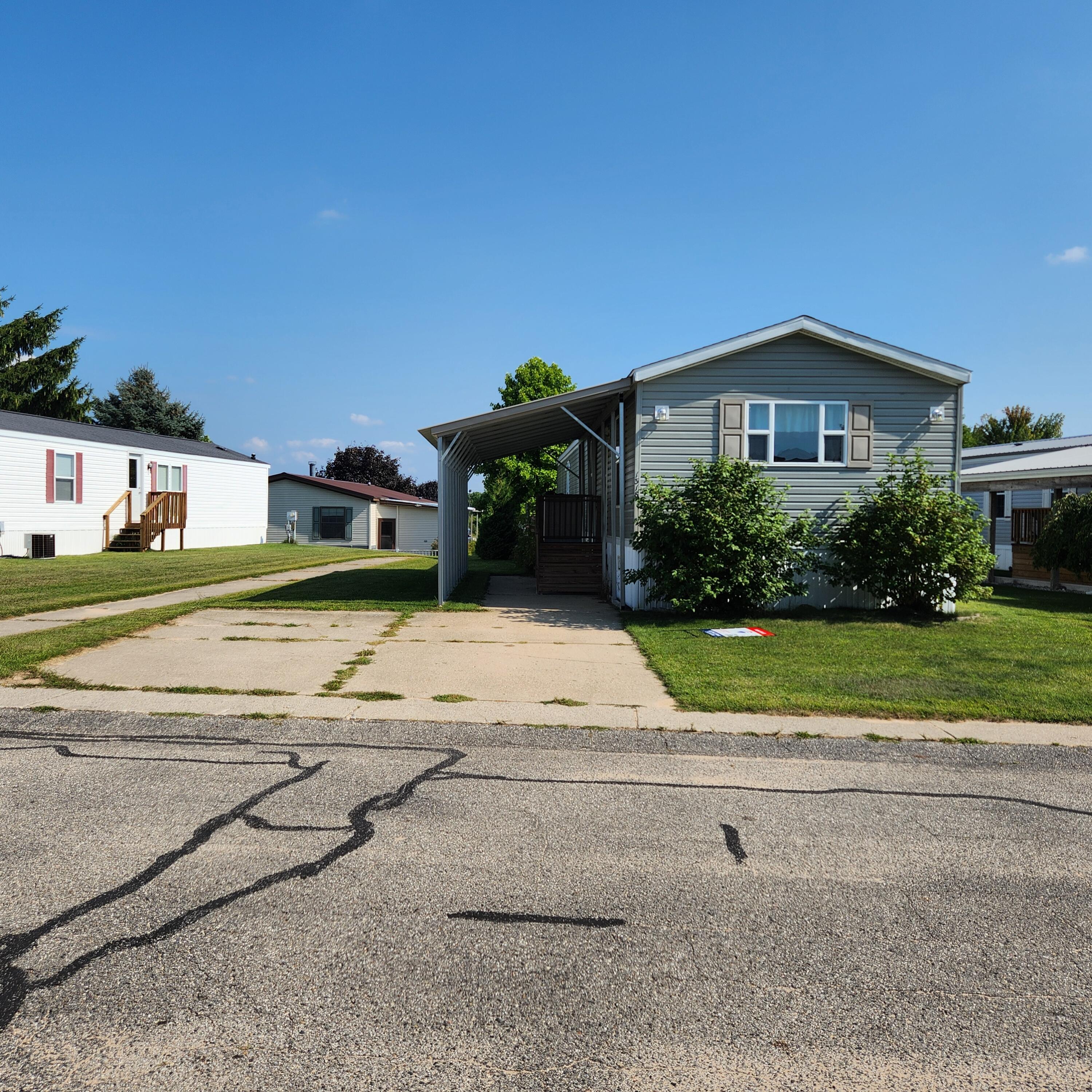 Photo 1 of 20 of 1318 Windridge Lane house