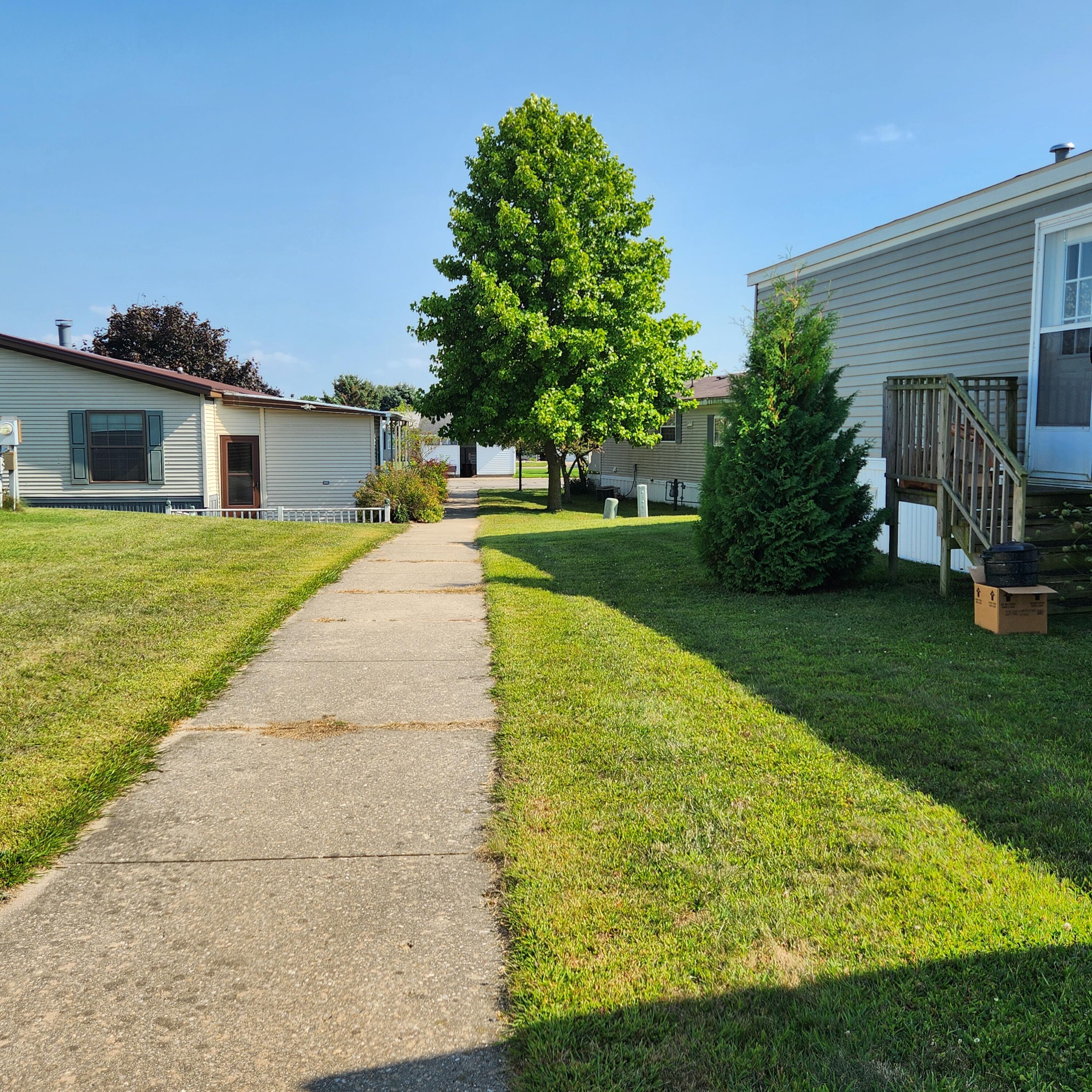 Photo 3 of 20 of 1318 Windridge Lane house