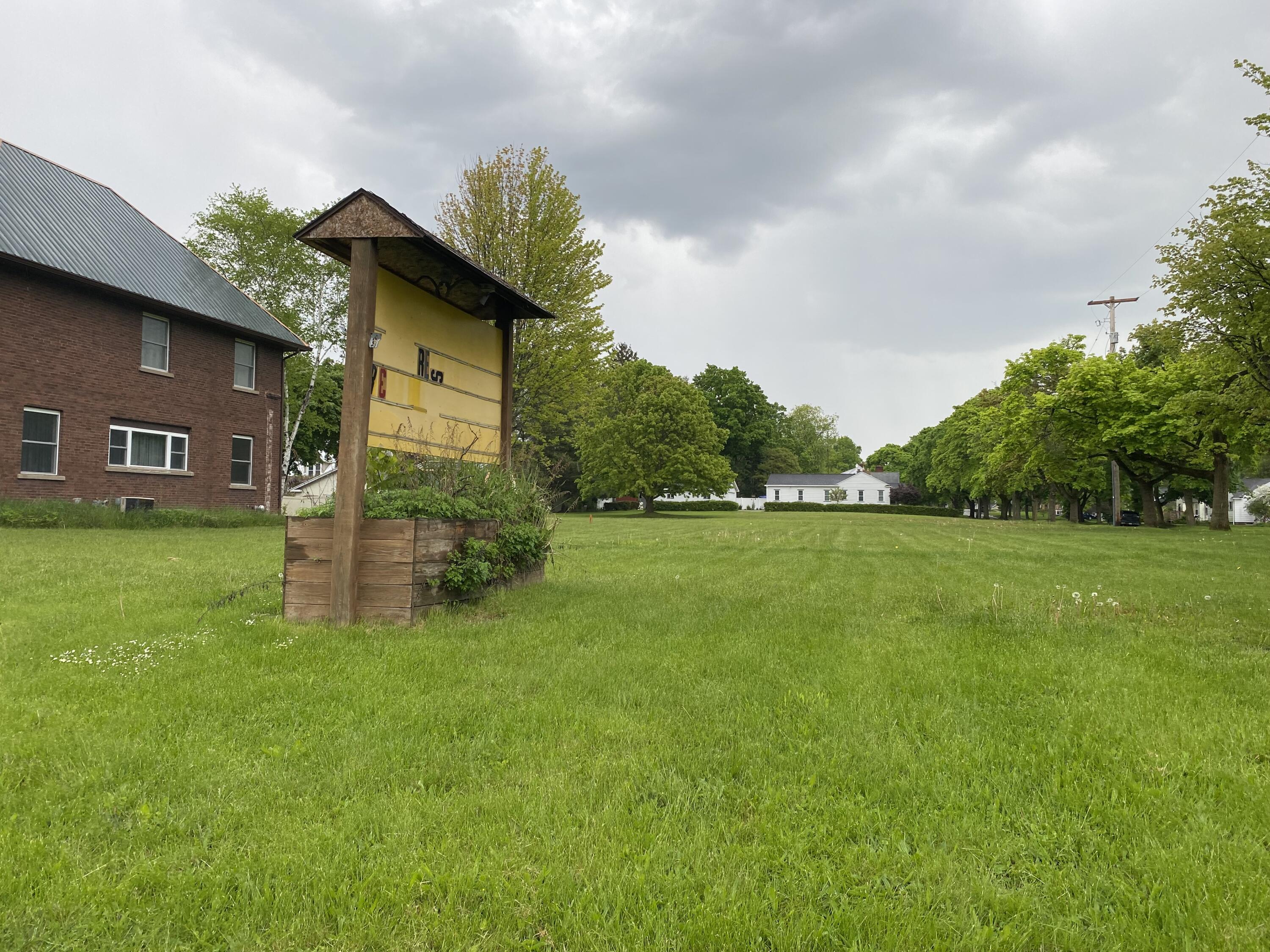 Photo 3 of 6 of 214 S Stewart Avenue land