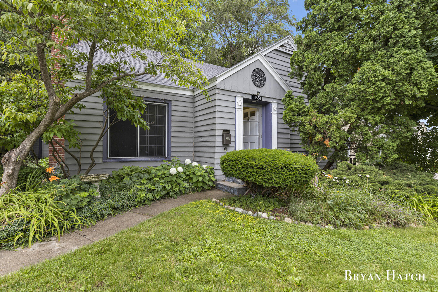 Photo 1 of 24 of 1831 Sylvan Avenue SE house