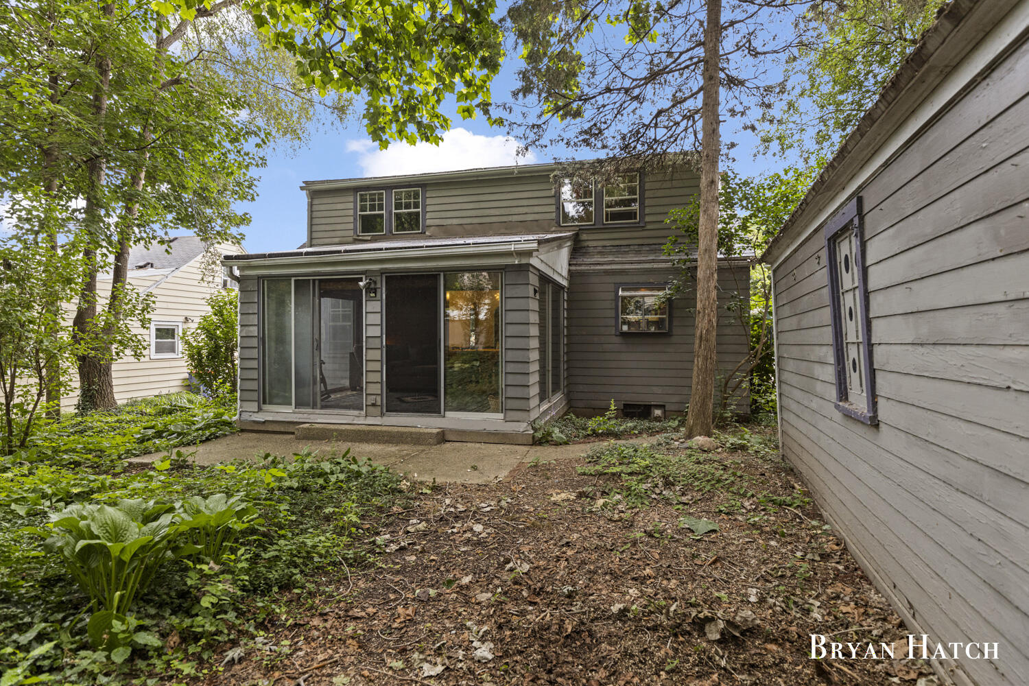 Photo 3 of 24 of 1831 Sylvan Avenue SE house