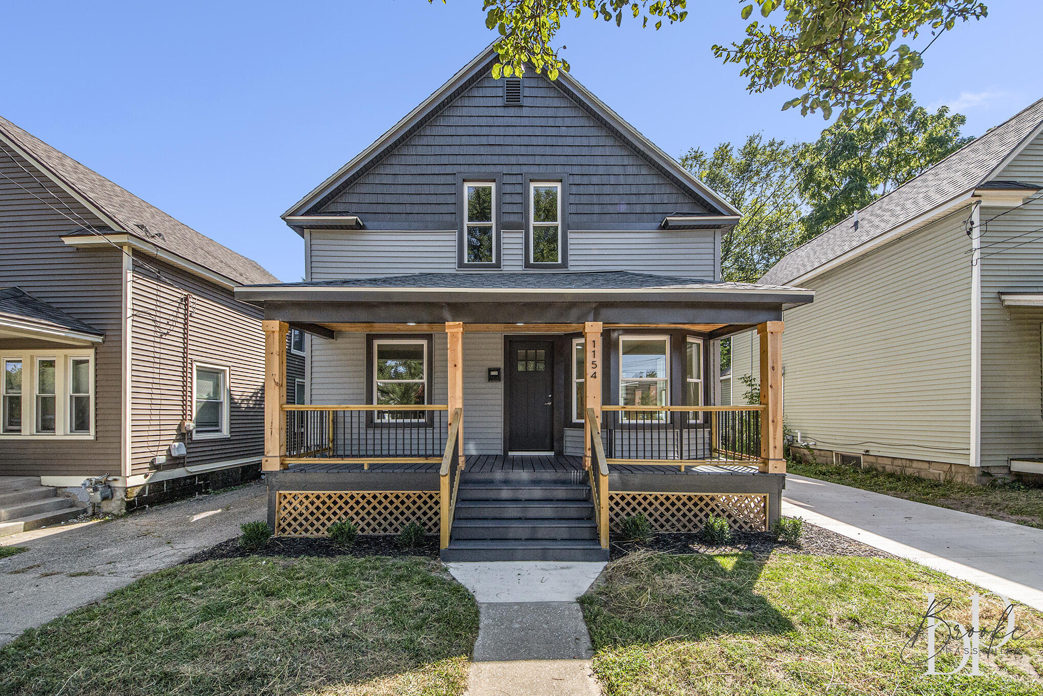 Photo 1 of 29 of 1154 Fulton Street E house