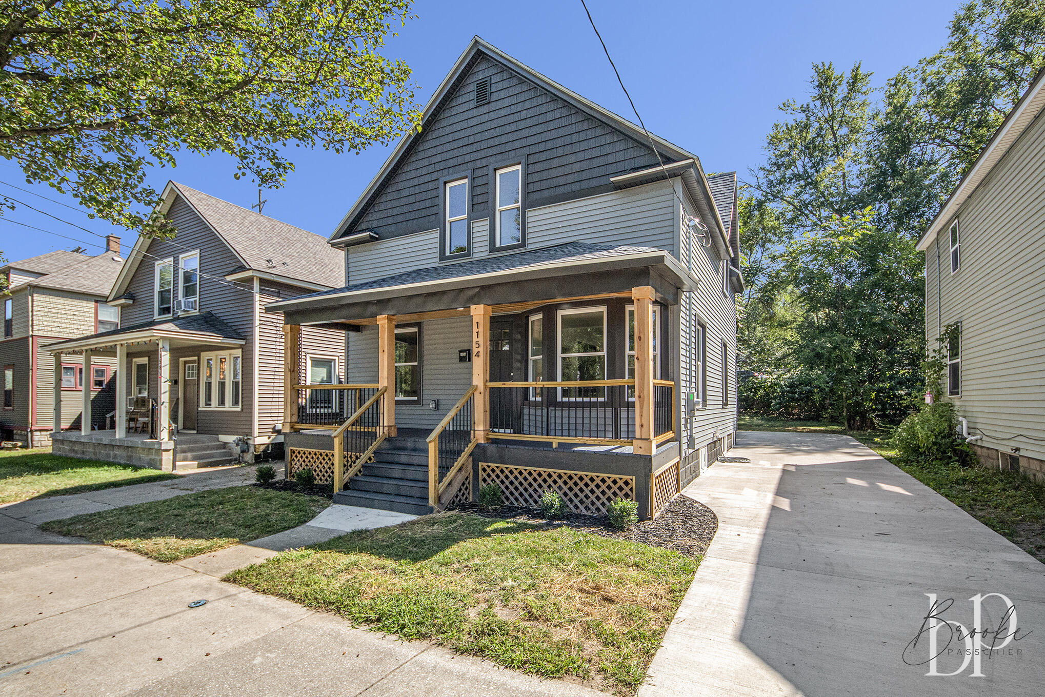 Photo 2 of 29 of 1154 Fulton Street E house