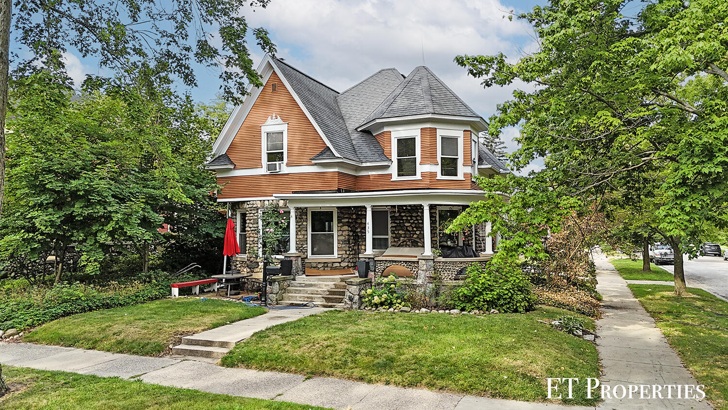 Photo 1 of 5 of 435 Ethel Avenue SE house