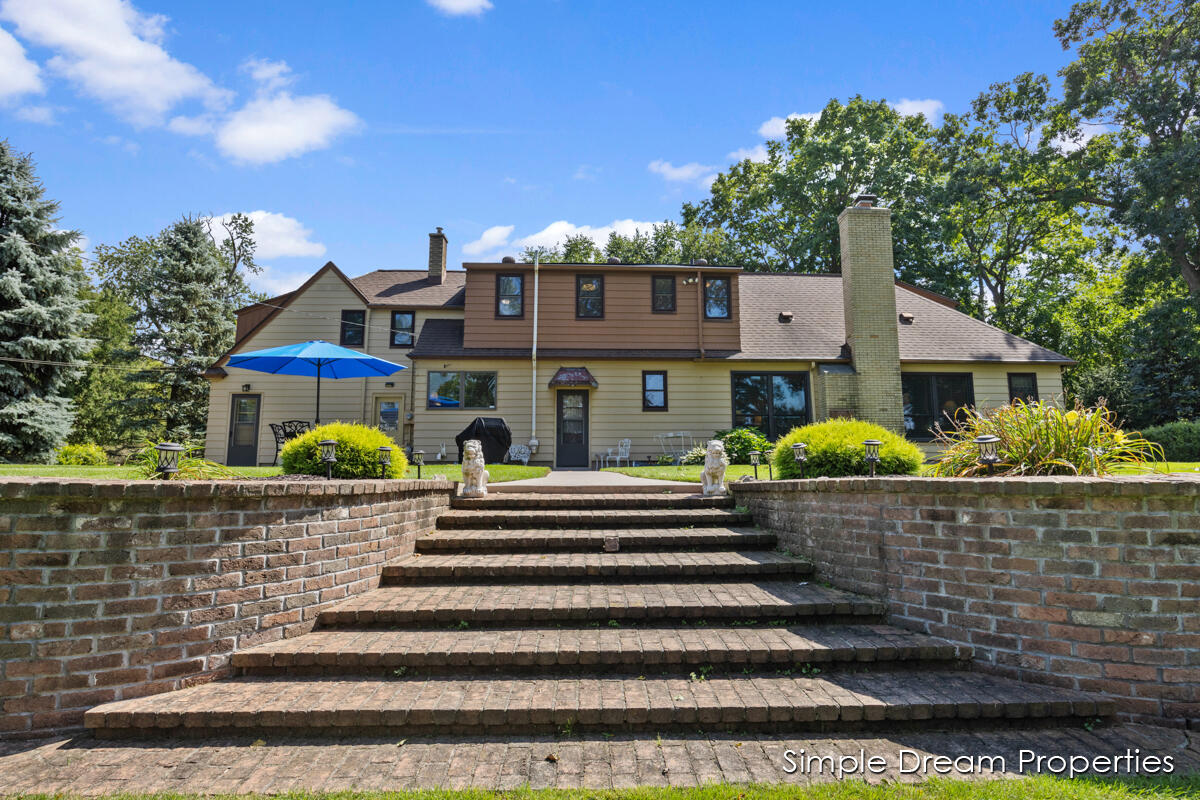 Photo 45 of 59 of 2735 Coit Avenue NE house