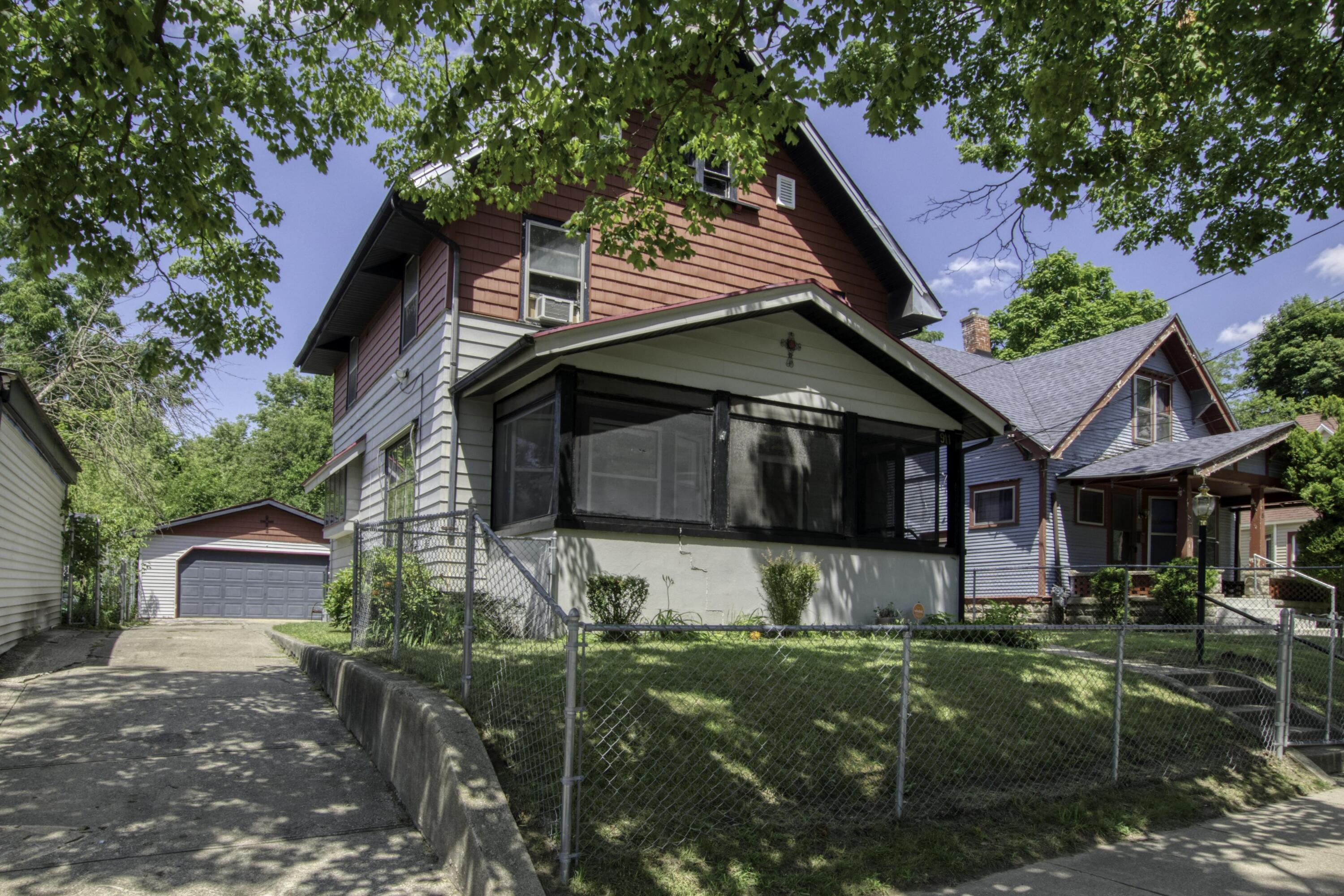 Photo 1 of 30 of 911 Prince Street SE house