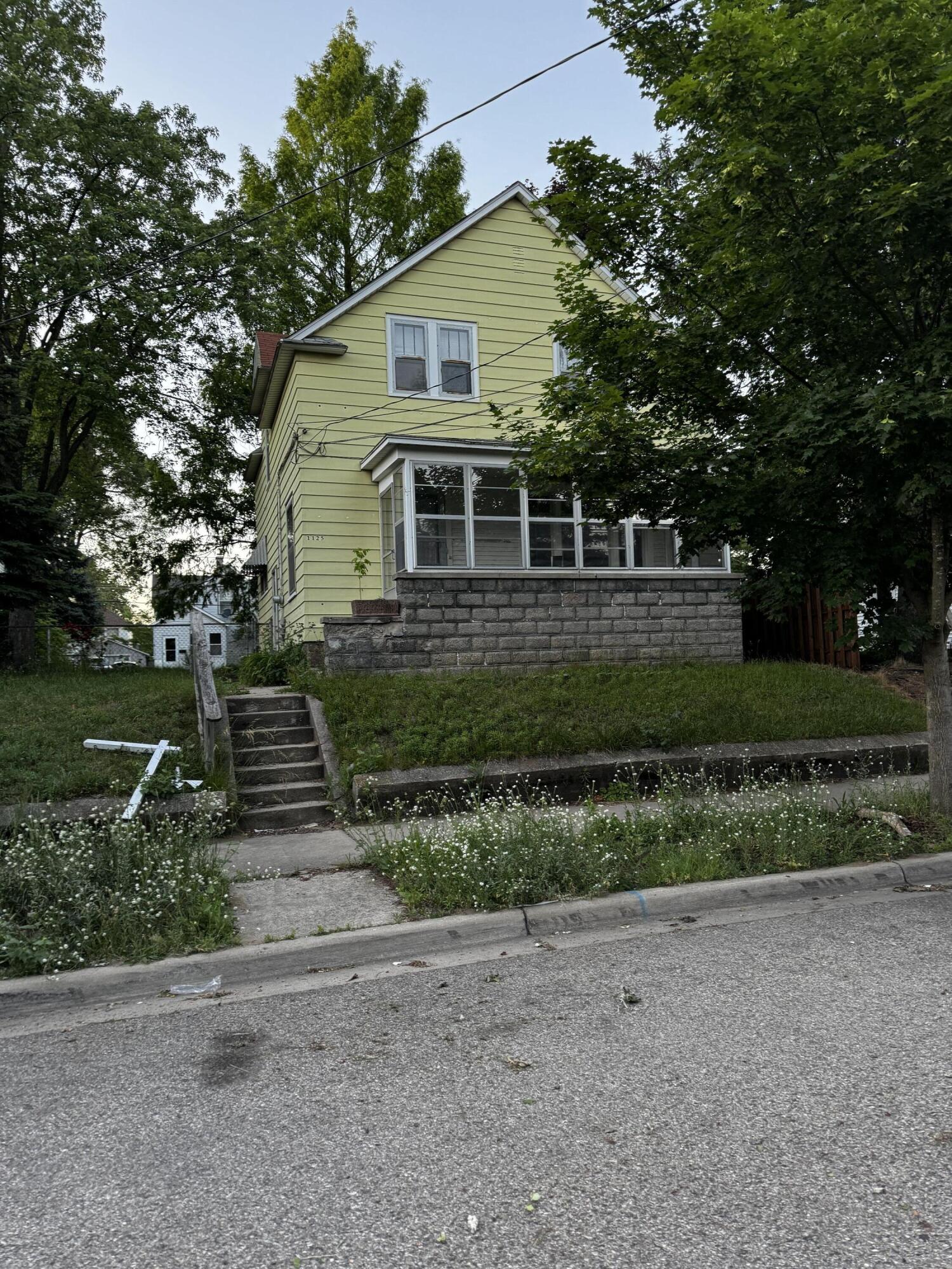 Photo 1 of 5 of 1125 Baxter Street SE house