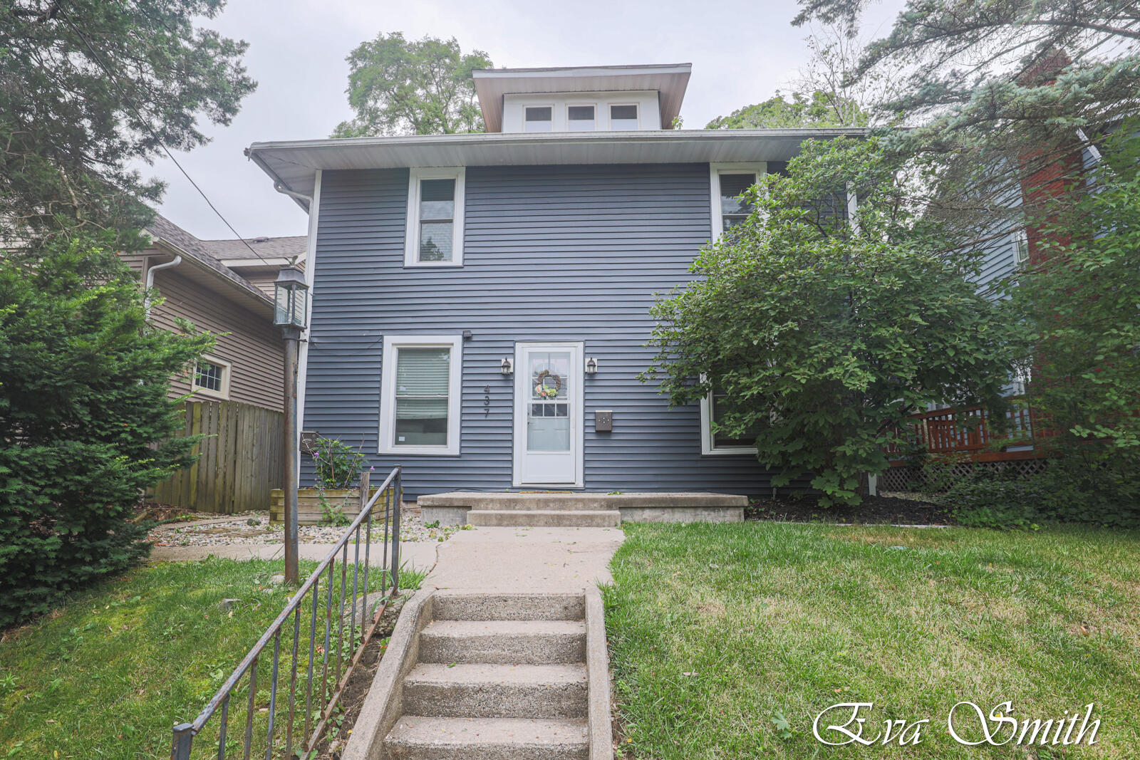 Photo 1 of 26 of 437 Rosewood Avenue SE house