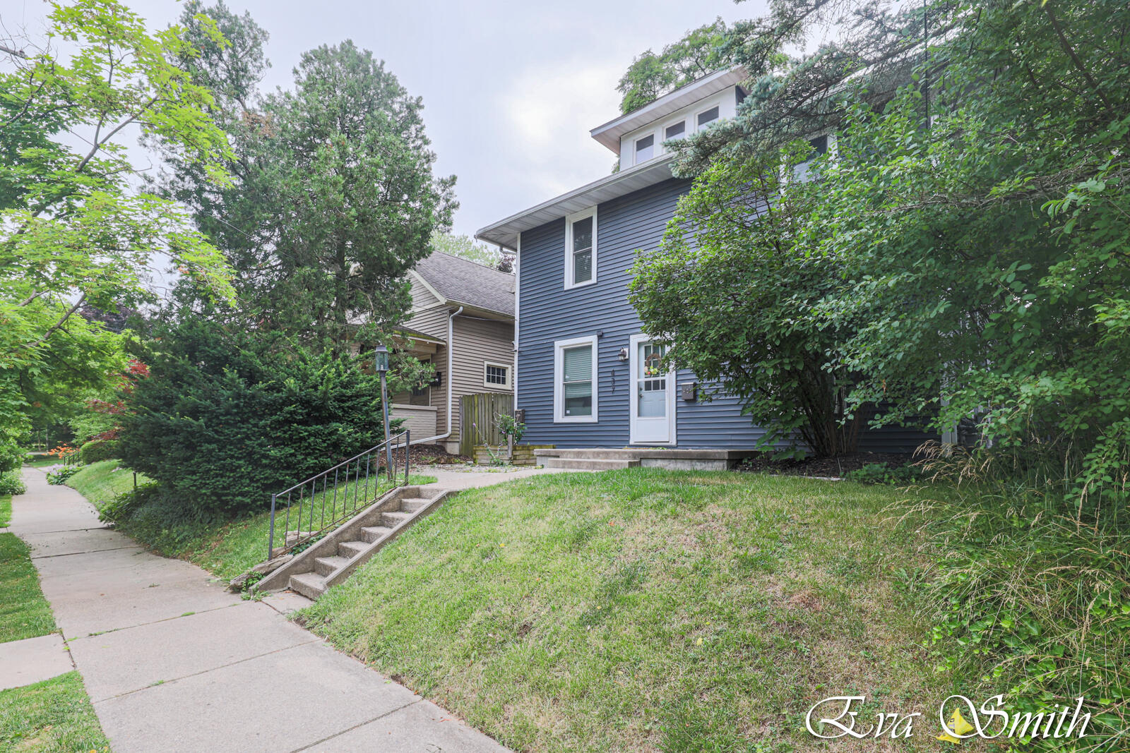 Photo 21 of 26 of 437 Rosewood Avenue SE house