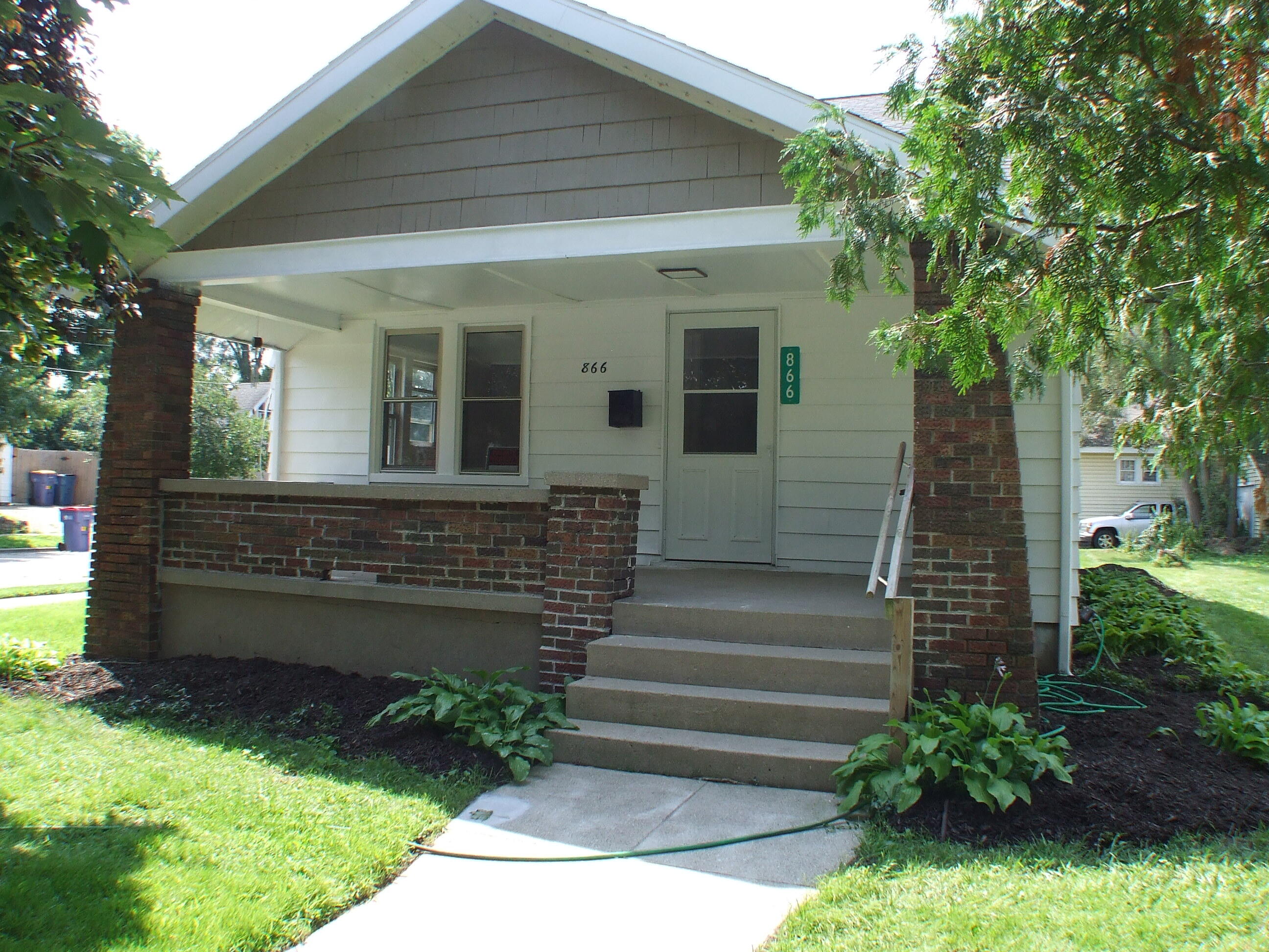 Photo 1 of 13 of 866 Griggs Street SE house