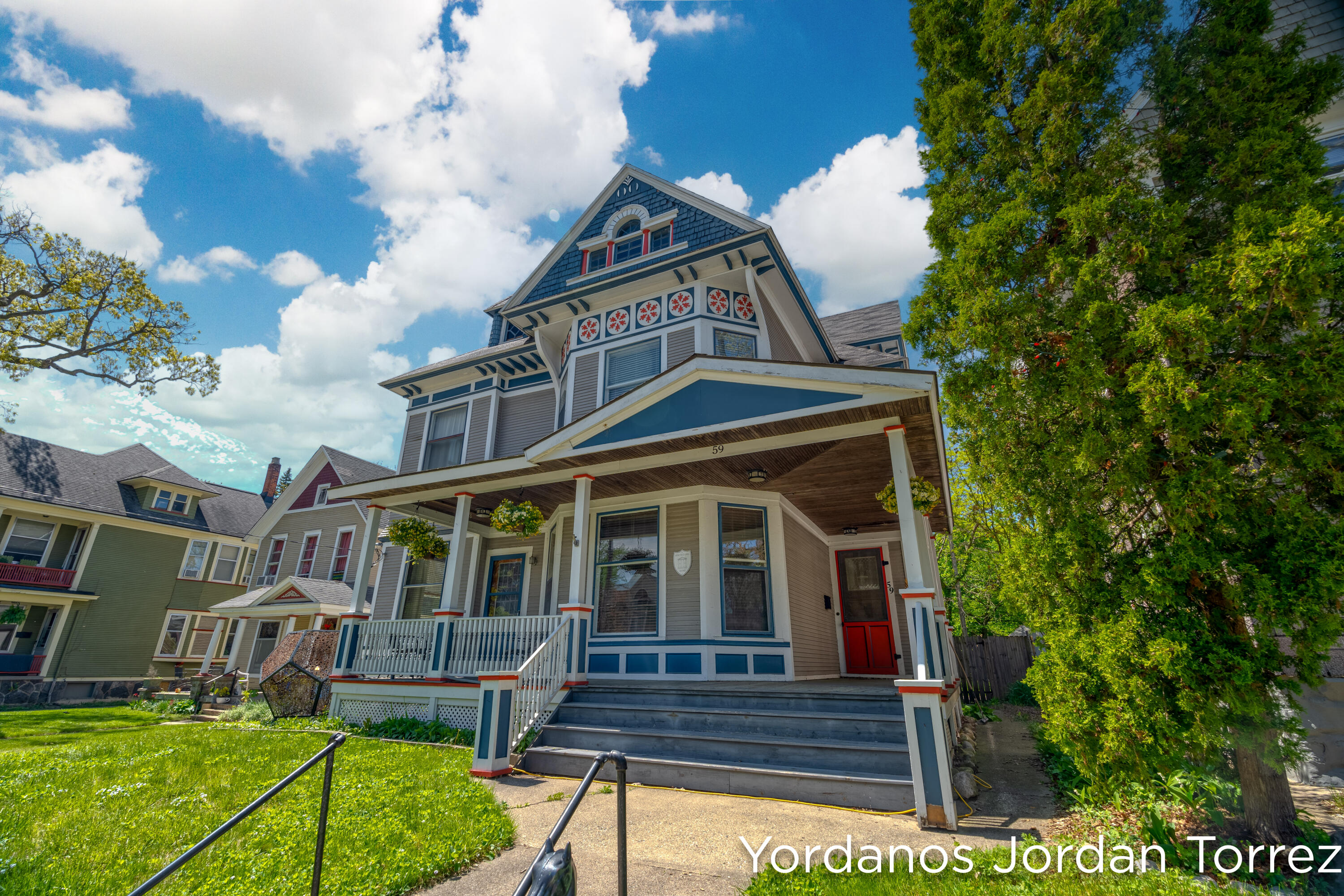 Photo 4 of 49 of 59 Union Avenue NE house