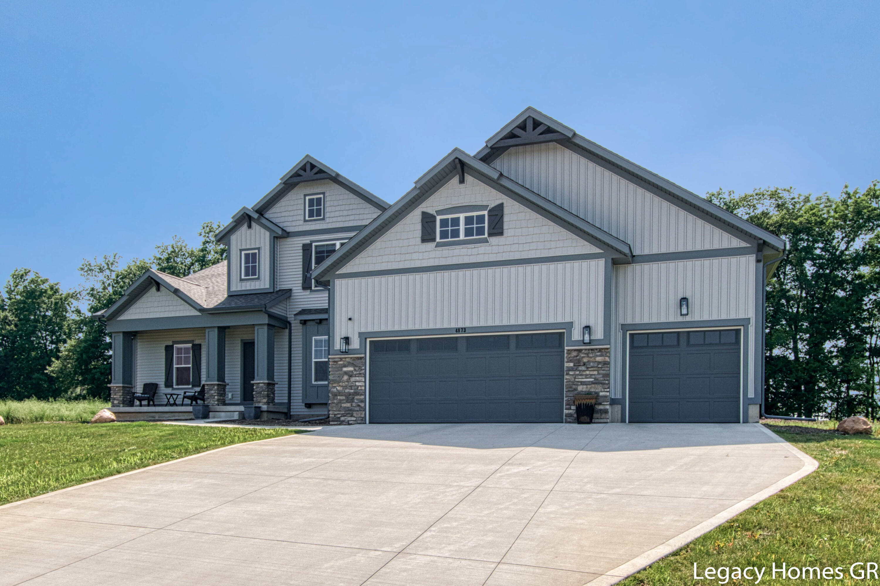 Photo 7 of 50 of 4873 Prairie River Drive SE house