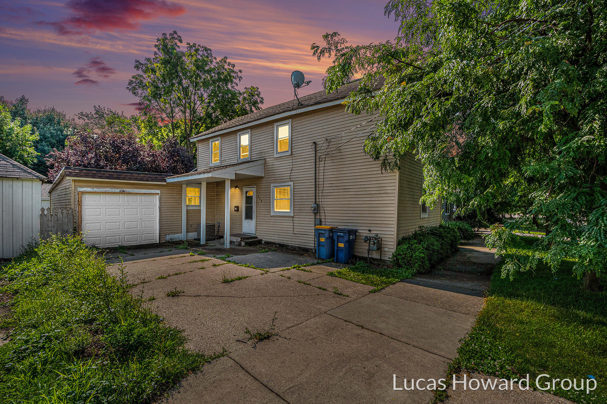 Photo 1 of 29 of 314 Indiana Avenue NW house