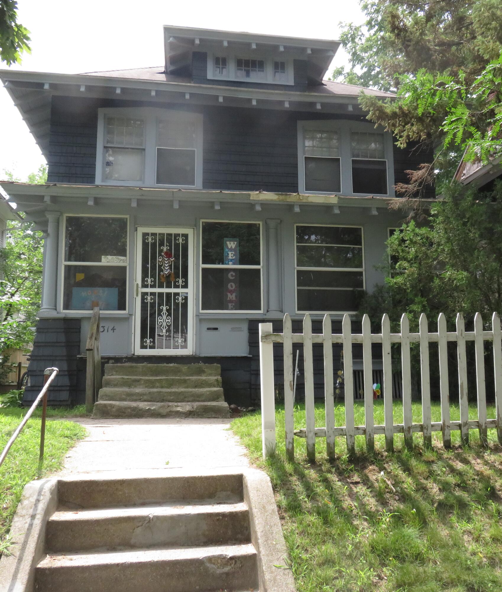 Photo 1 of 4 of 1314 Sigsbee Street SE house