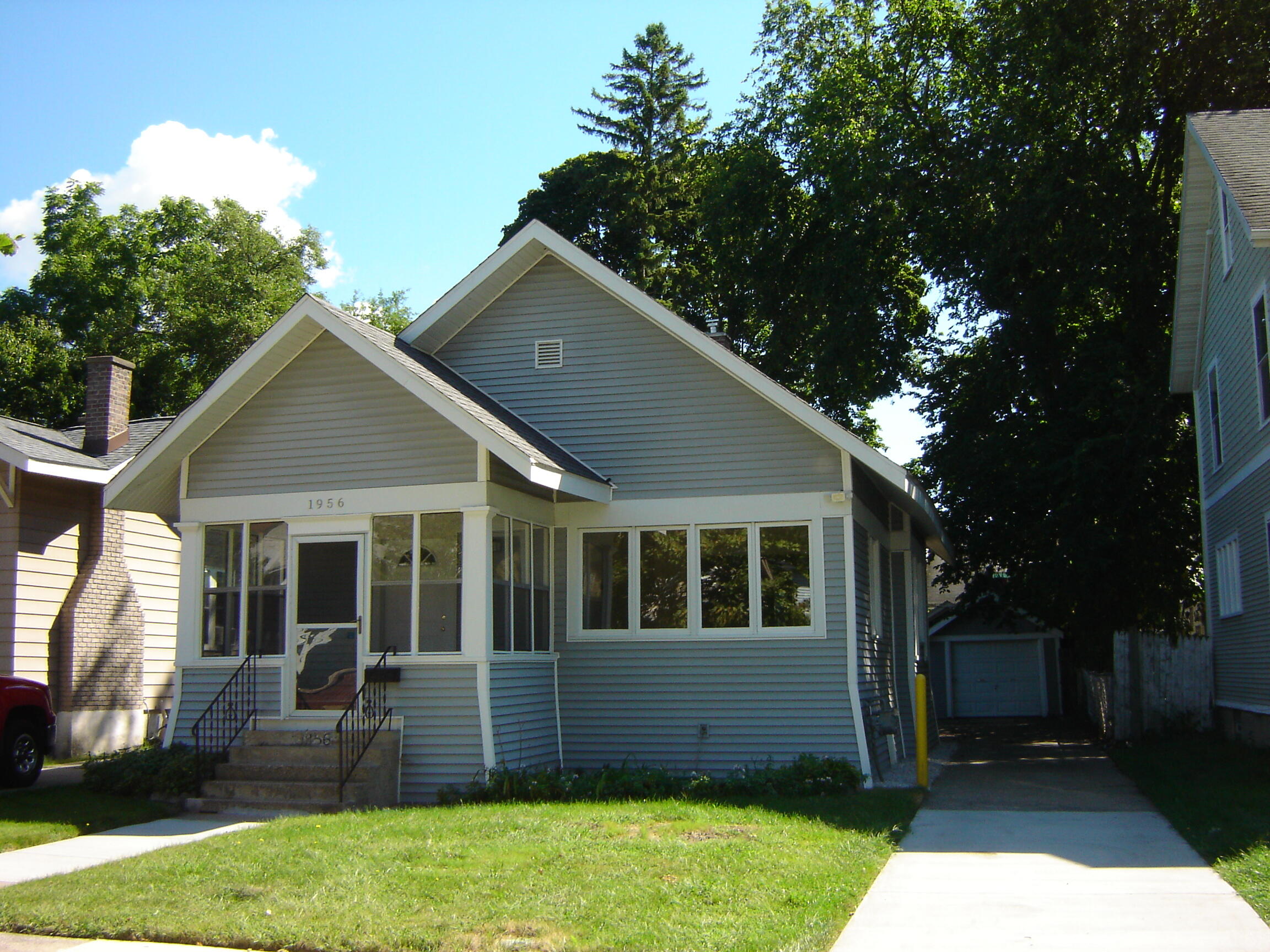 Photo 1 of 12 of 1956 Prospect Avenue SE house