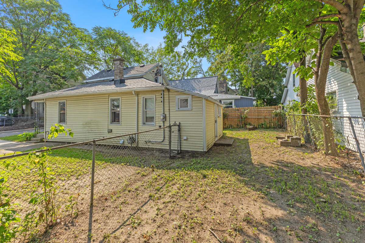 Photo 6 of 20 of 15 Congress Avenue SE house