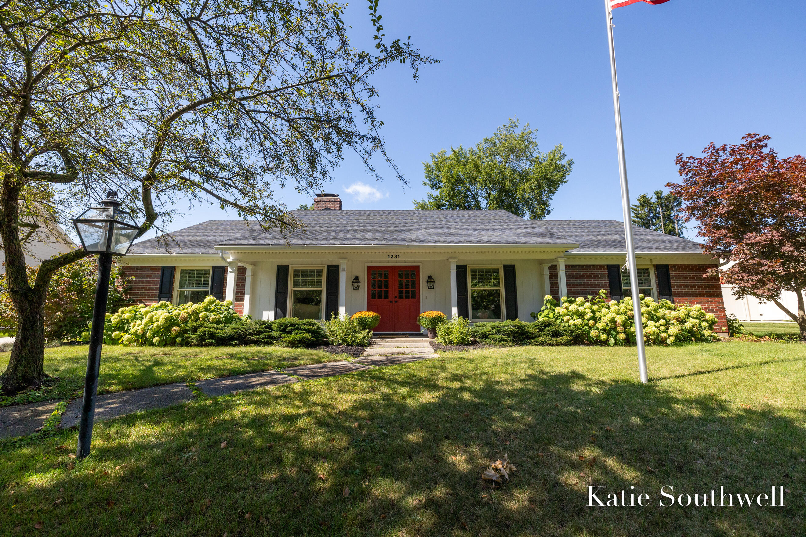 Photo 3 of 4 of 1231 Woodshire Avenue SE house