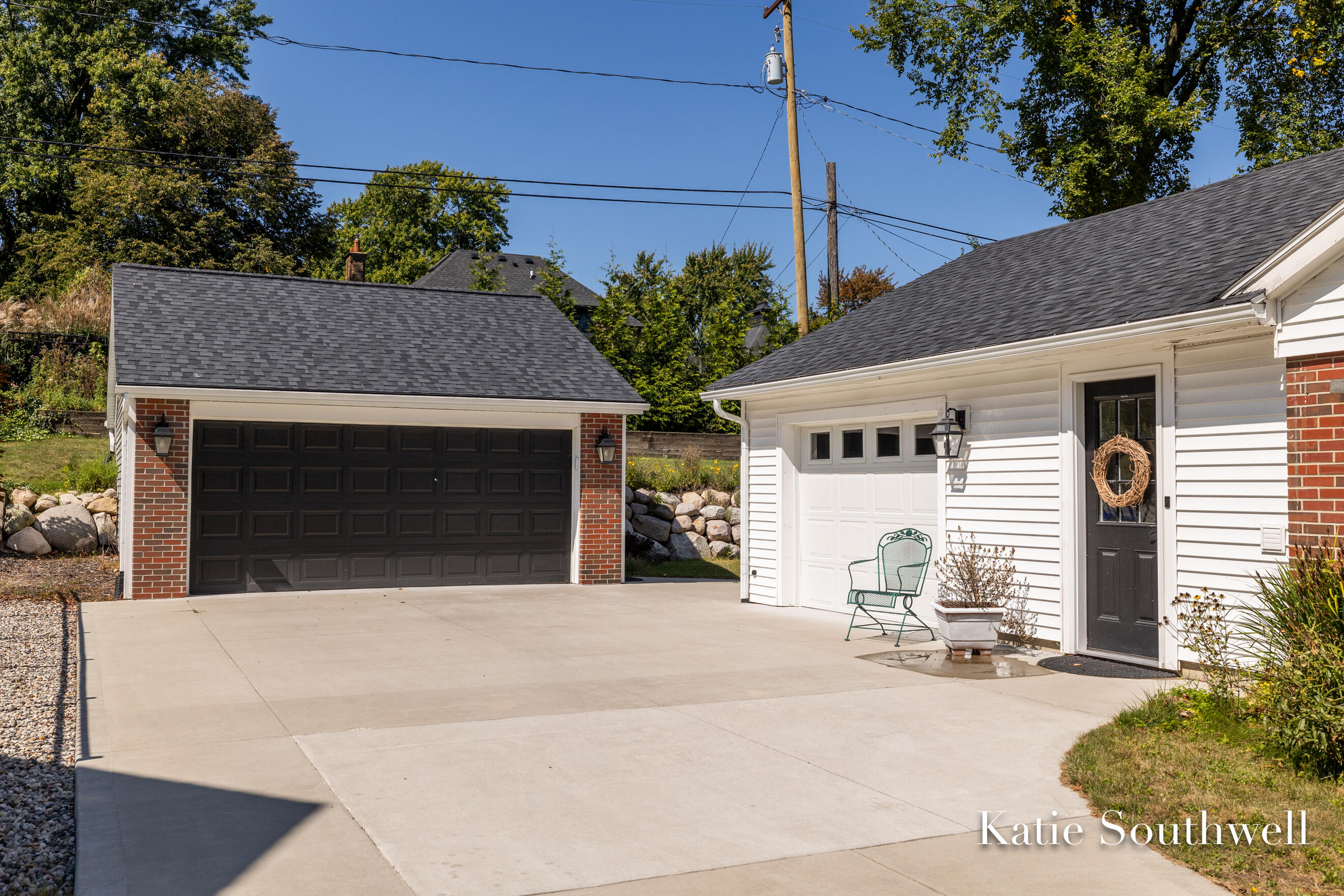 Photo 4 of 4 of 1231 Woodshire Avenue SE house