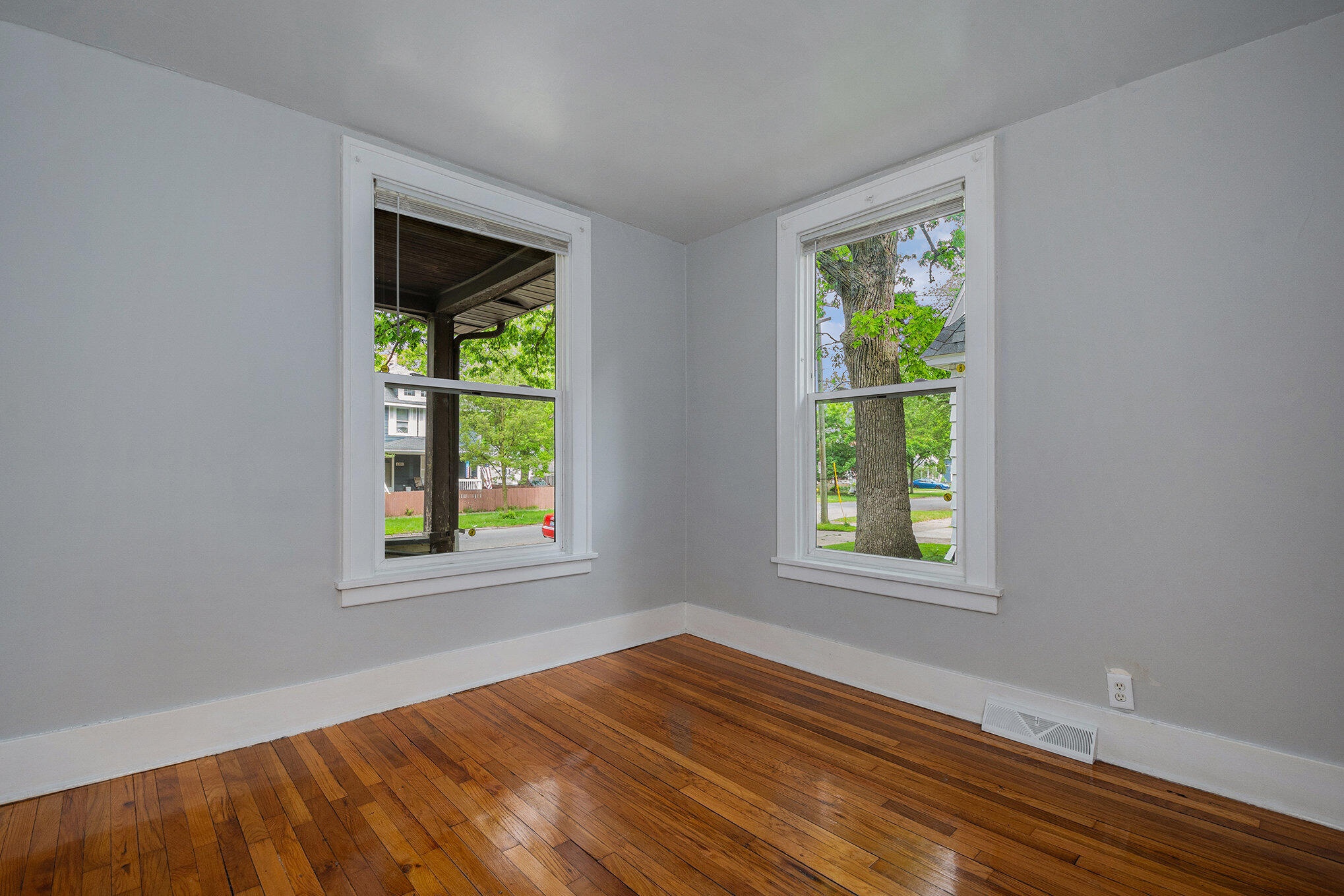 Photo 11 of 24 of 2206 Francis Avenue SE house