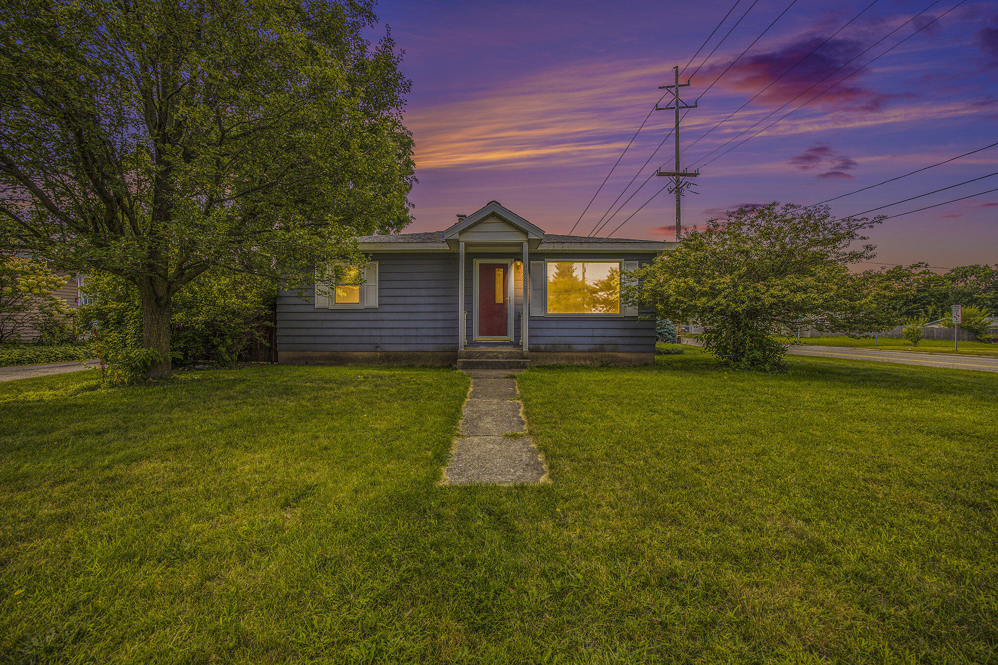 Photo 1 of 18 of 3182 Gable Street SW house