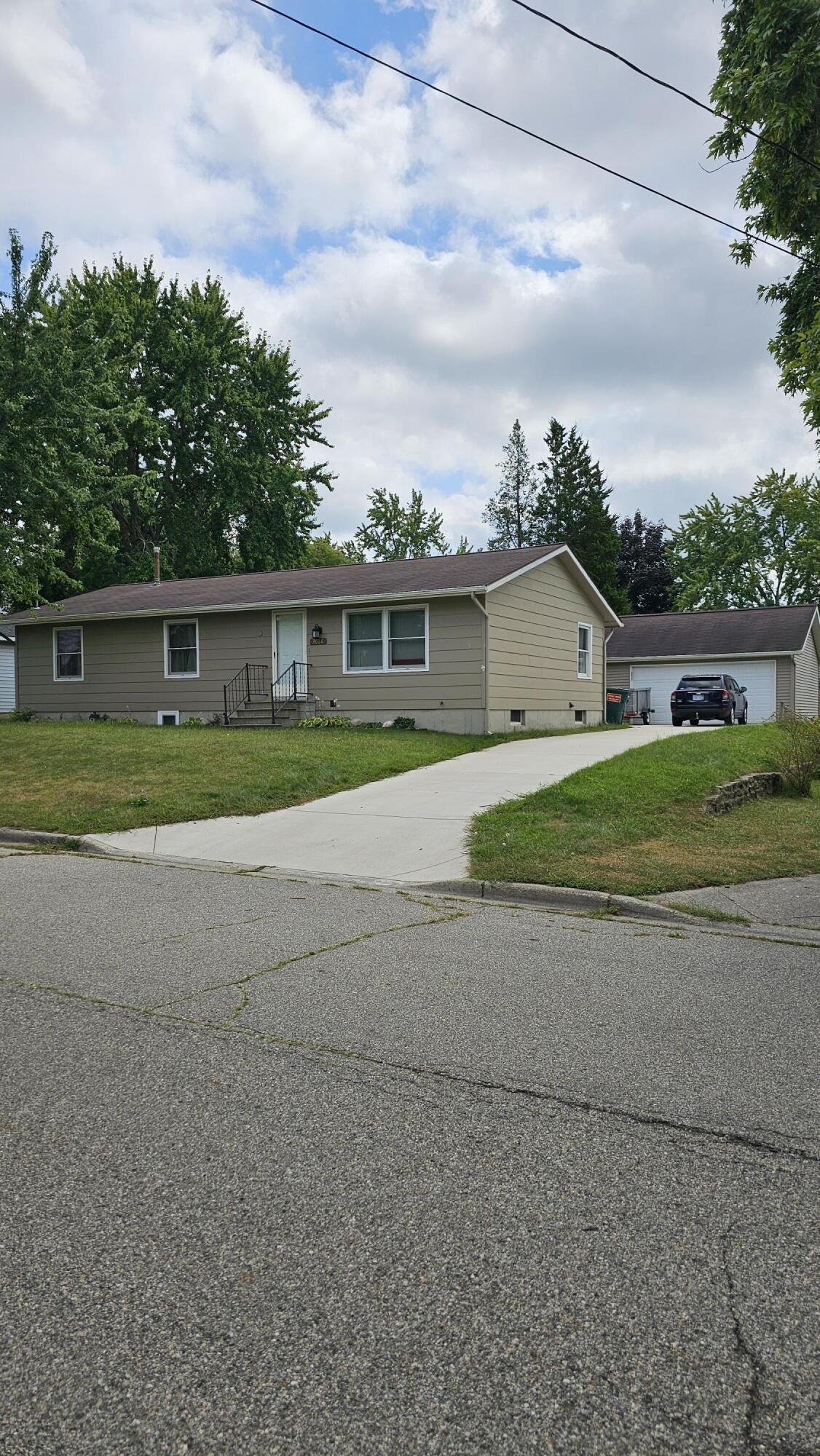 Photo 2 of 2 of 3080 Gable Street SW house