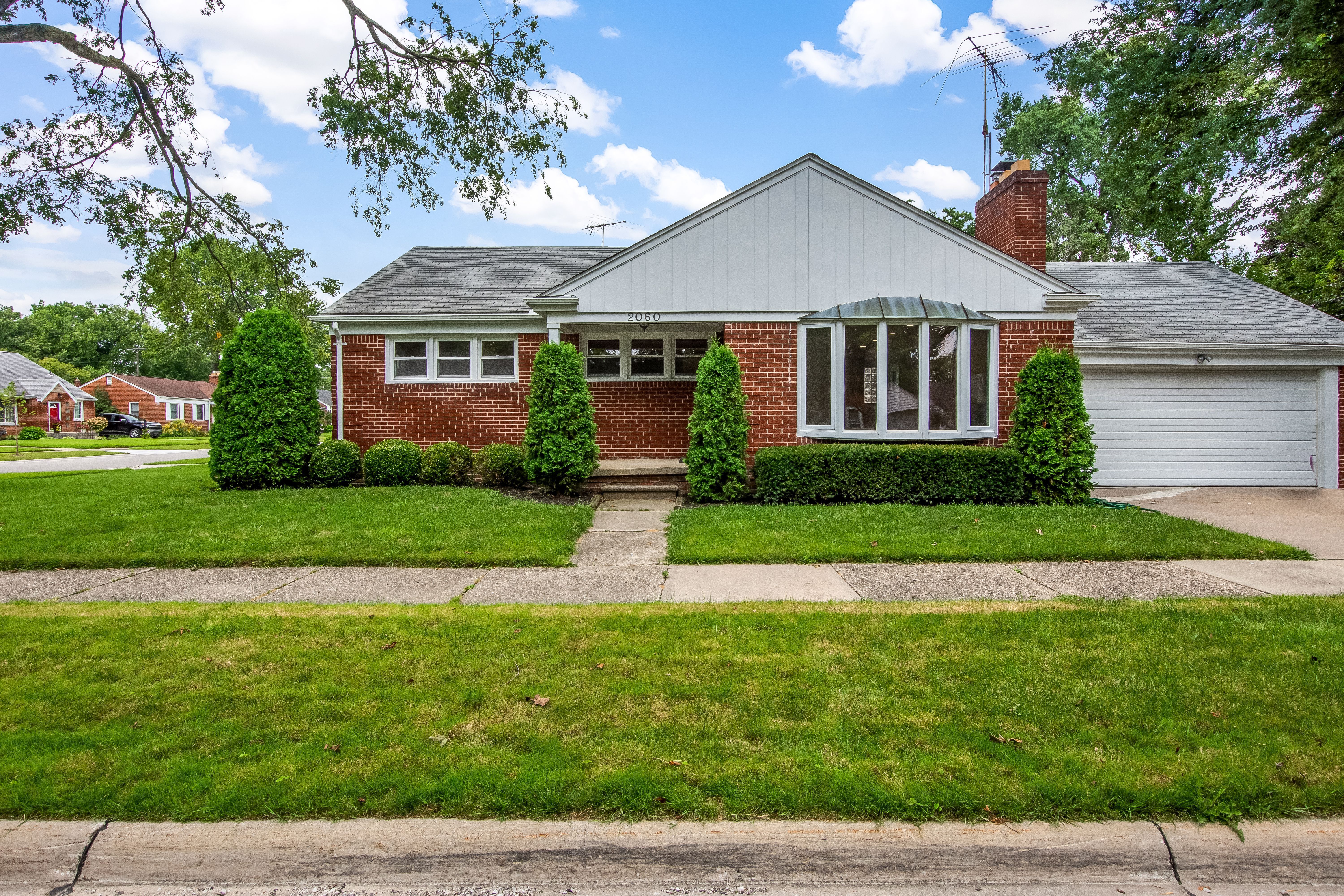 Photo 1 of 18 of 2060 ALLARD Avenue house