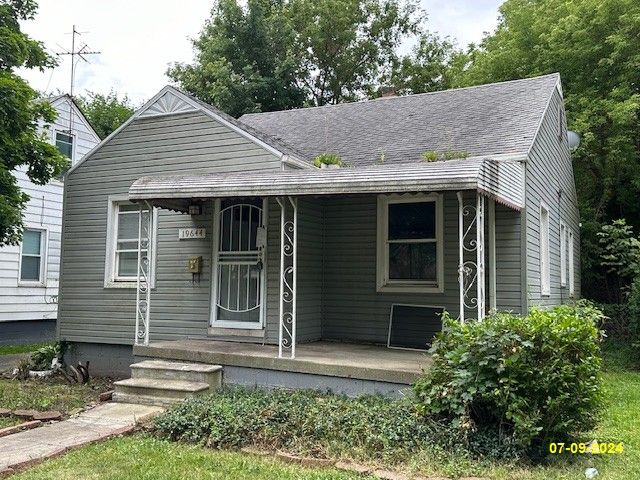 Photo 3 of 10 of 19644 KENOSHA Street house